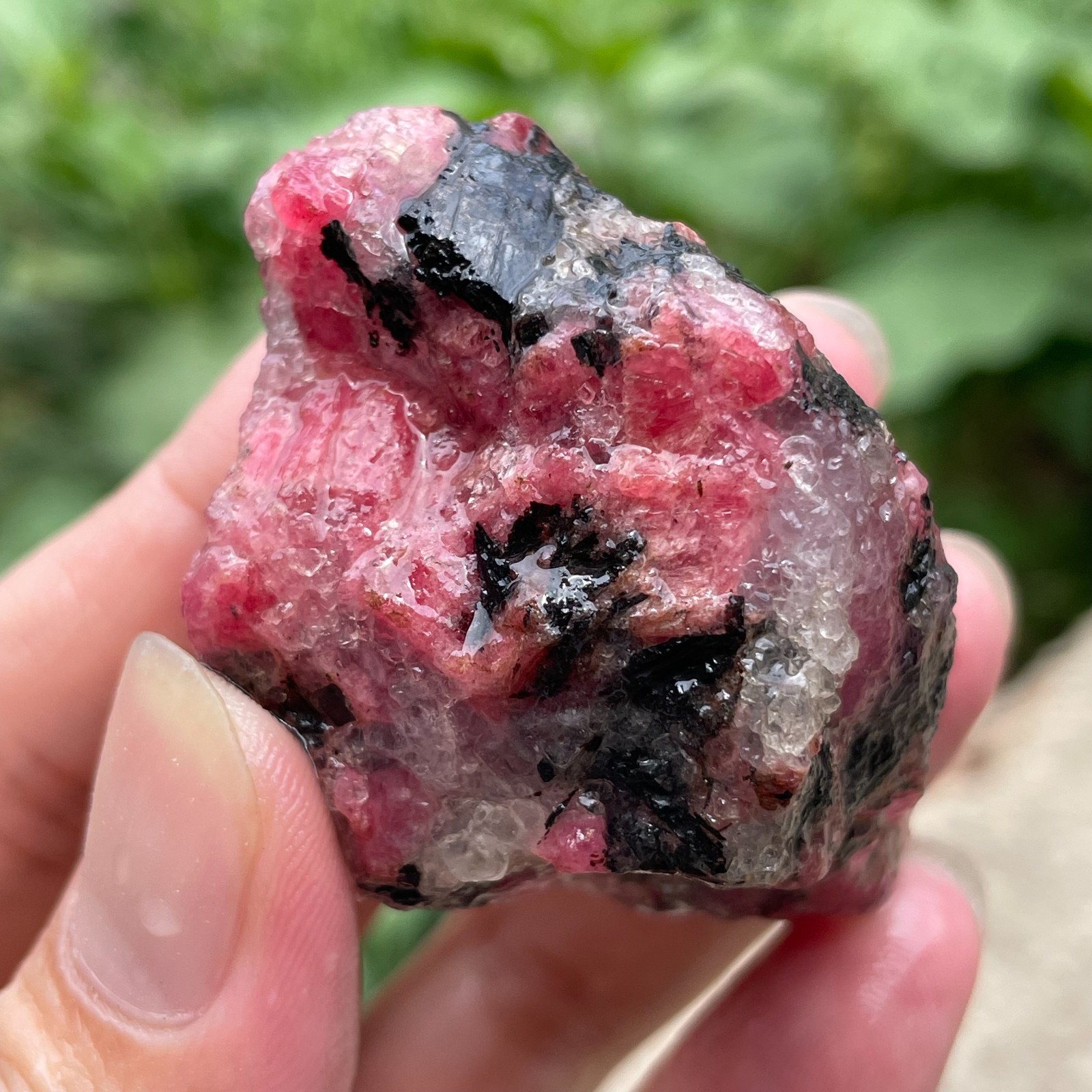 114g Small Raw Ore Red Black Rhodonite Quartz Gemstone Mineral Specimen