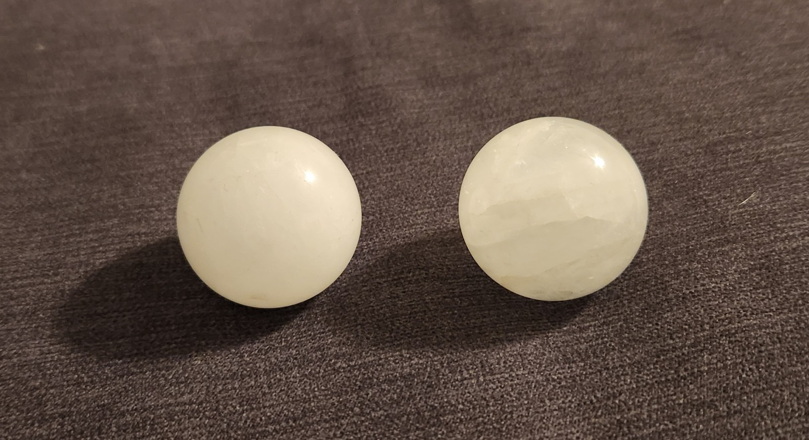 40mm (1.5 inch) Clear/White Quartz Crystal Ball Pair Spheres/Orbs/Baoding Balls