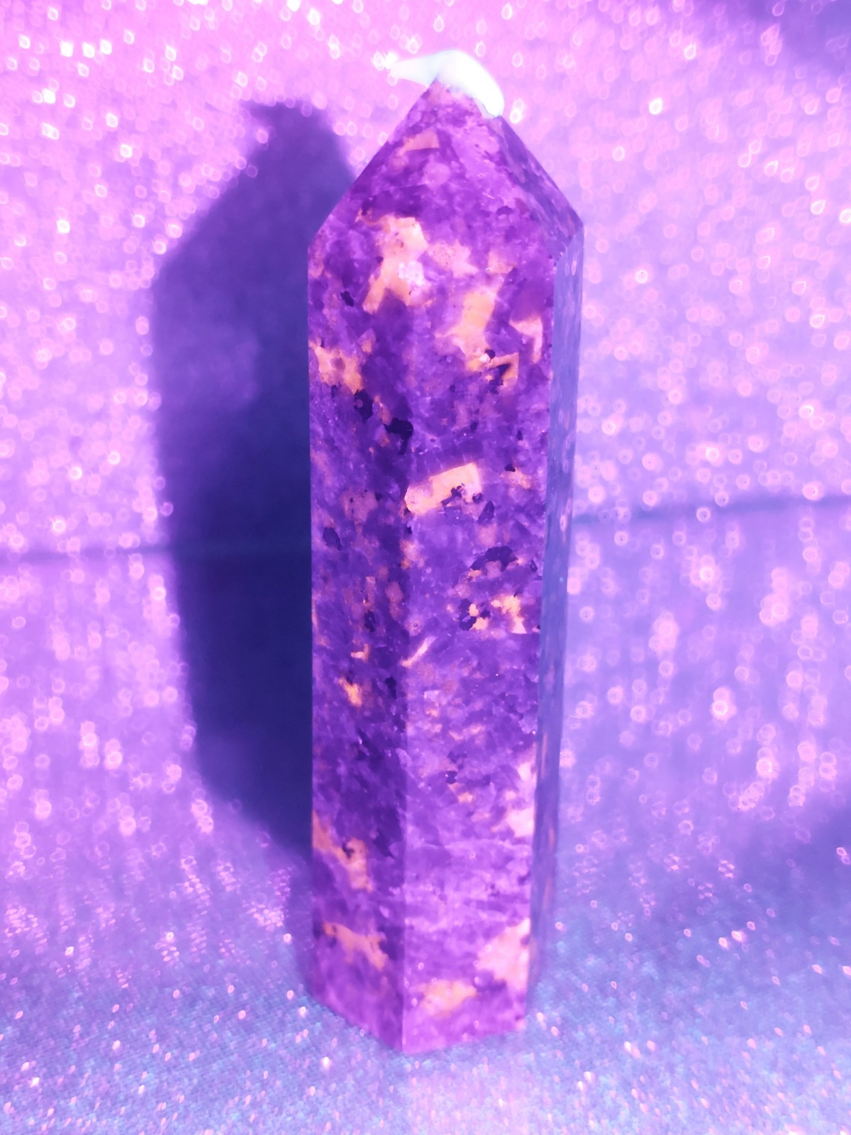 Yooperlite Crystal Tower Point 93g | UV REACTIVE | Protection + FREE GIFT 🎁