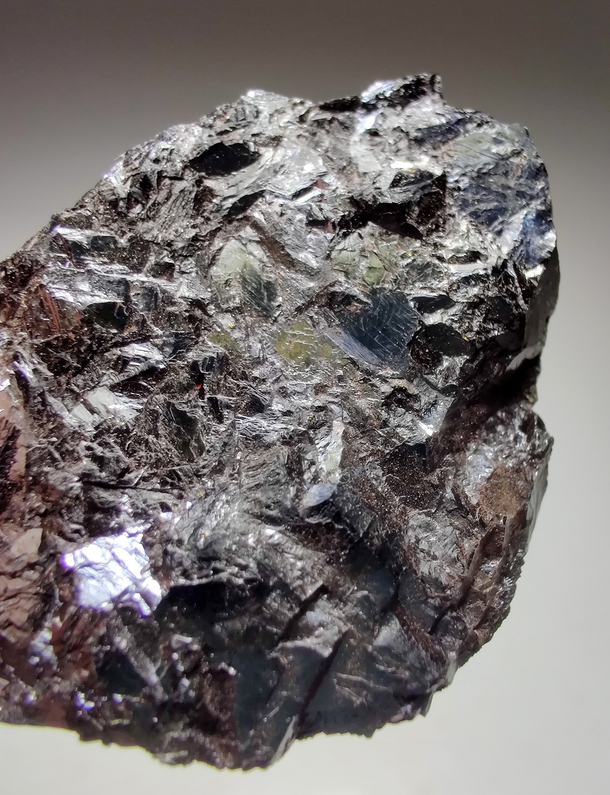 Sphalerite crystals, very high luster. Ontario, Canada. 12 grams.
