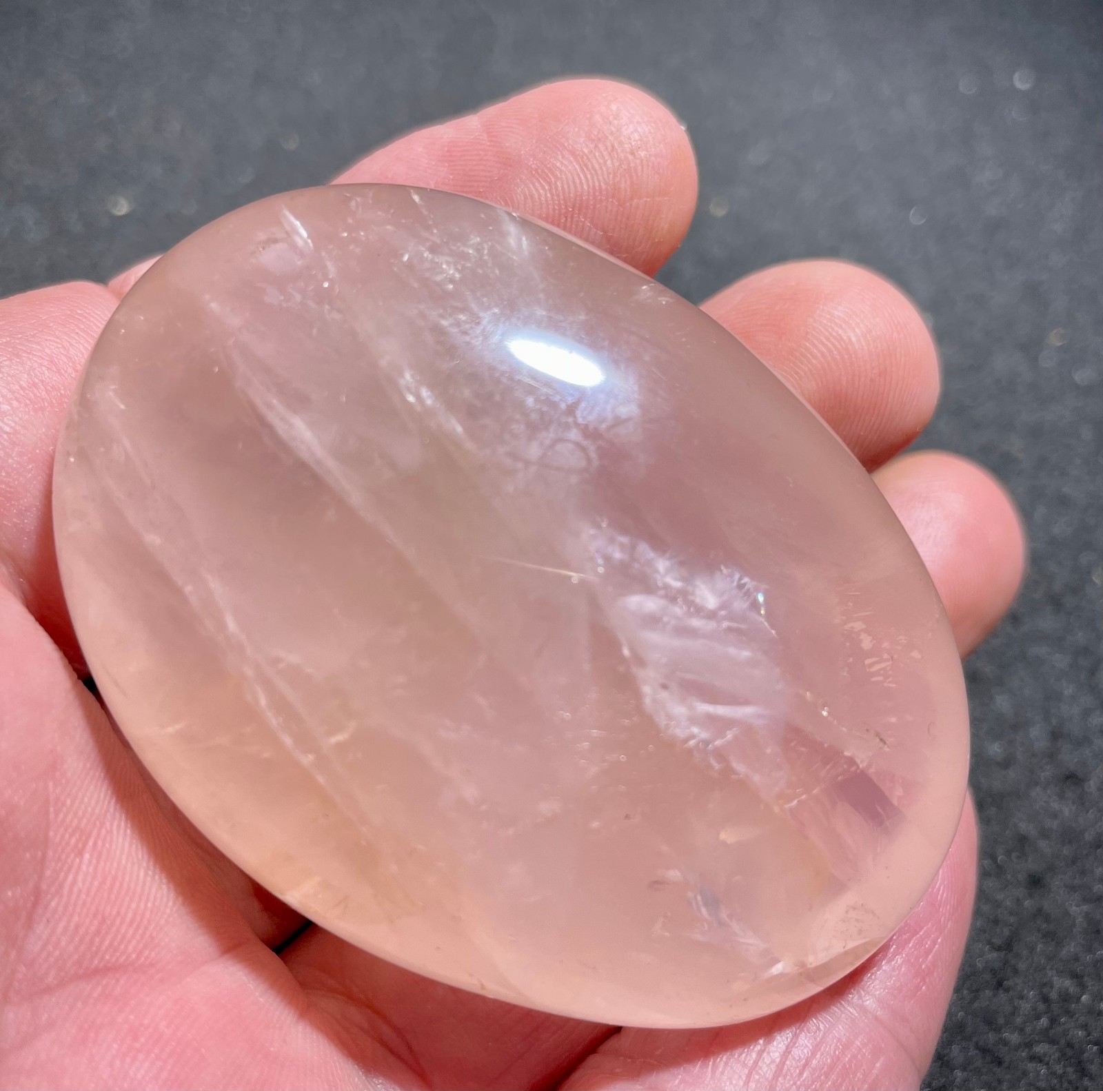 108g Natural pink crystal hand-held for playing with the crystal promotes healin