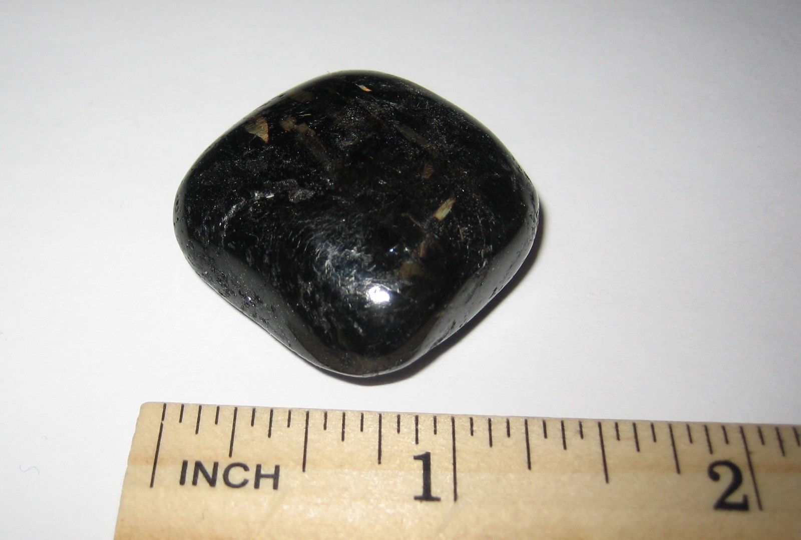 1.2″ RARE TUMBLED POLISHED AUTHENTIC NUUMMITE STONE FROM GREENLAND 25grams *14