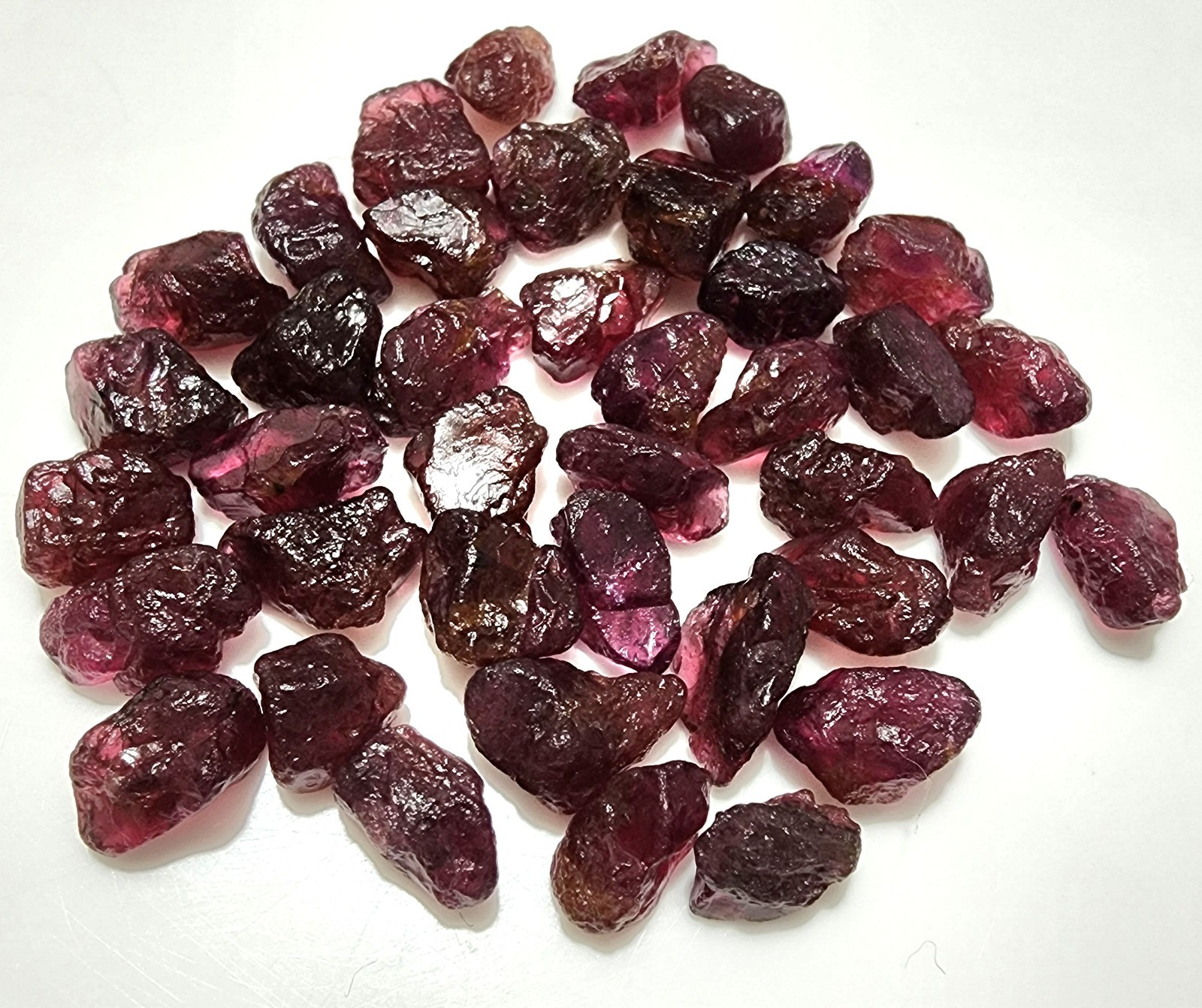 100%Natural Beautiful Pink Garnet Rough Gemstones 40pcs Garnet Rough 9-10MM