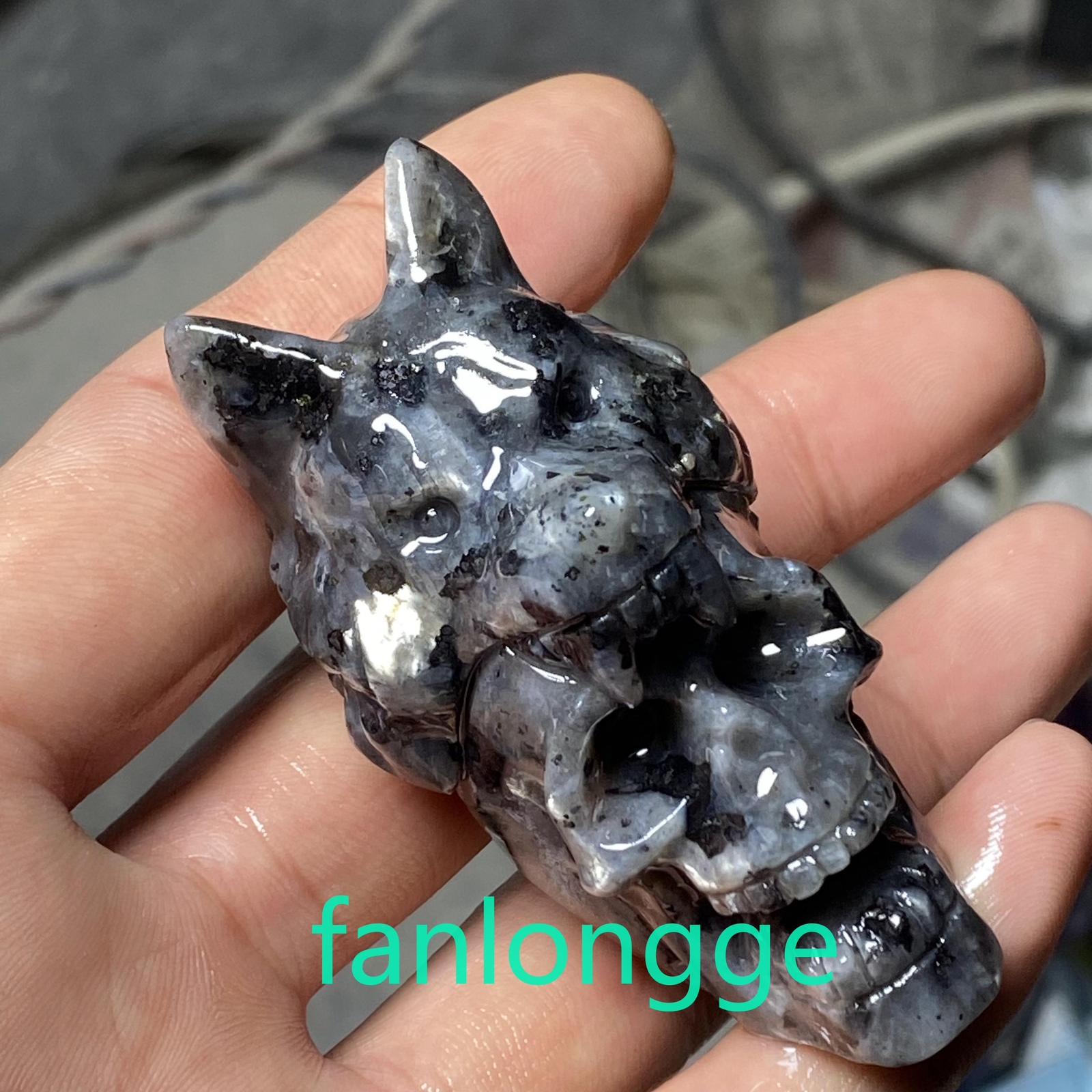 2.3 “Natural specctrolite Quartz Hand Carved wolf head Skull Crystal Gift 1pcs