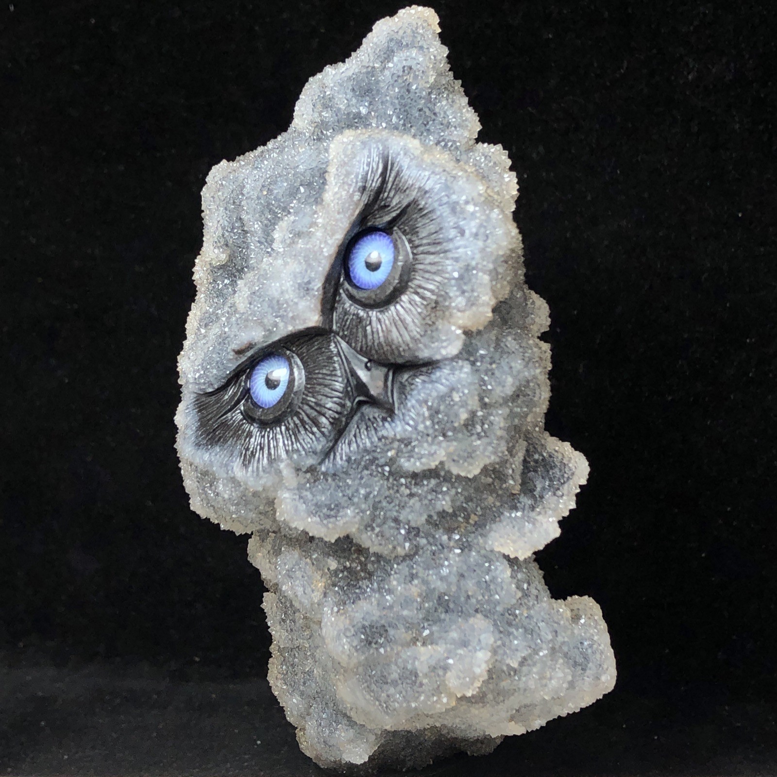 NATURAL CRYSTAL CLUSTER QUARTZ MINERAL STANDARD SPHALERITE PURE HAND CARVED OWL.