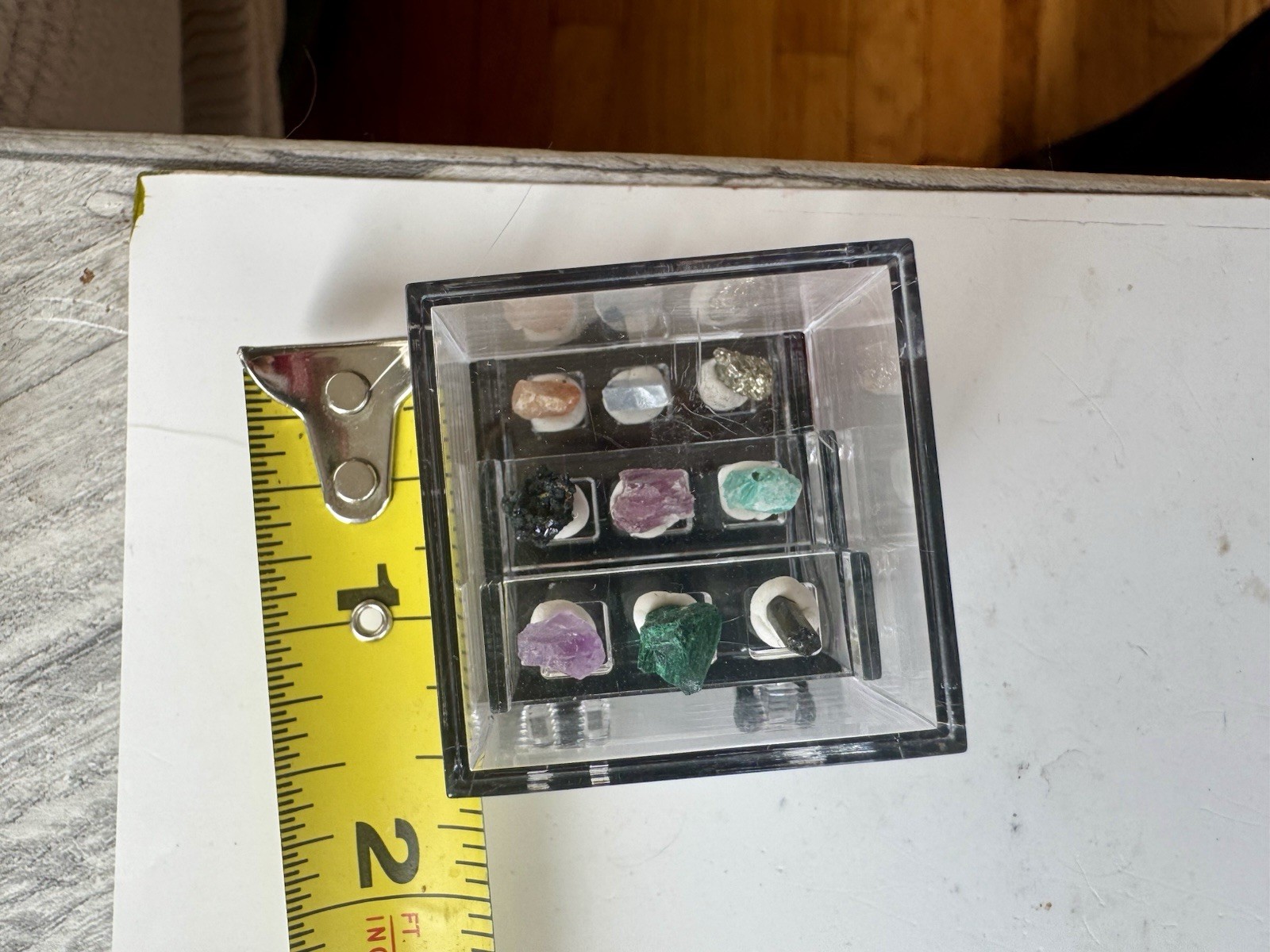 Collection If 9 Mini Specimens In Perky Box. See Stones In Description