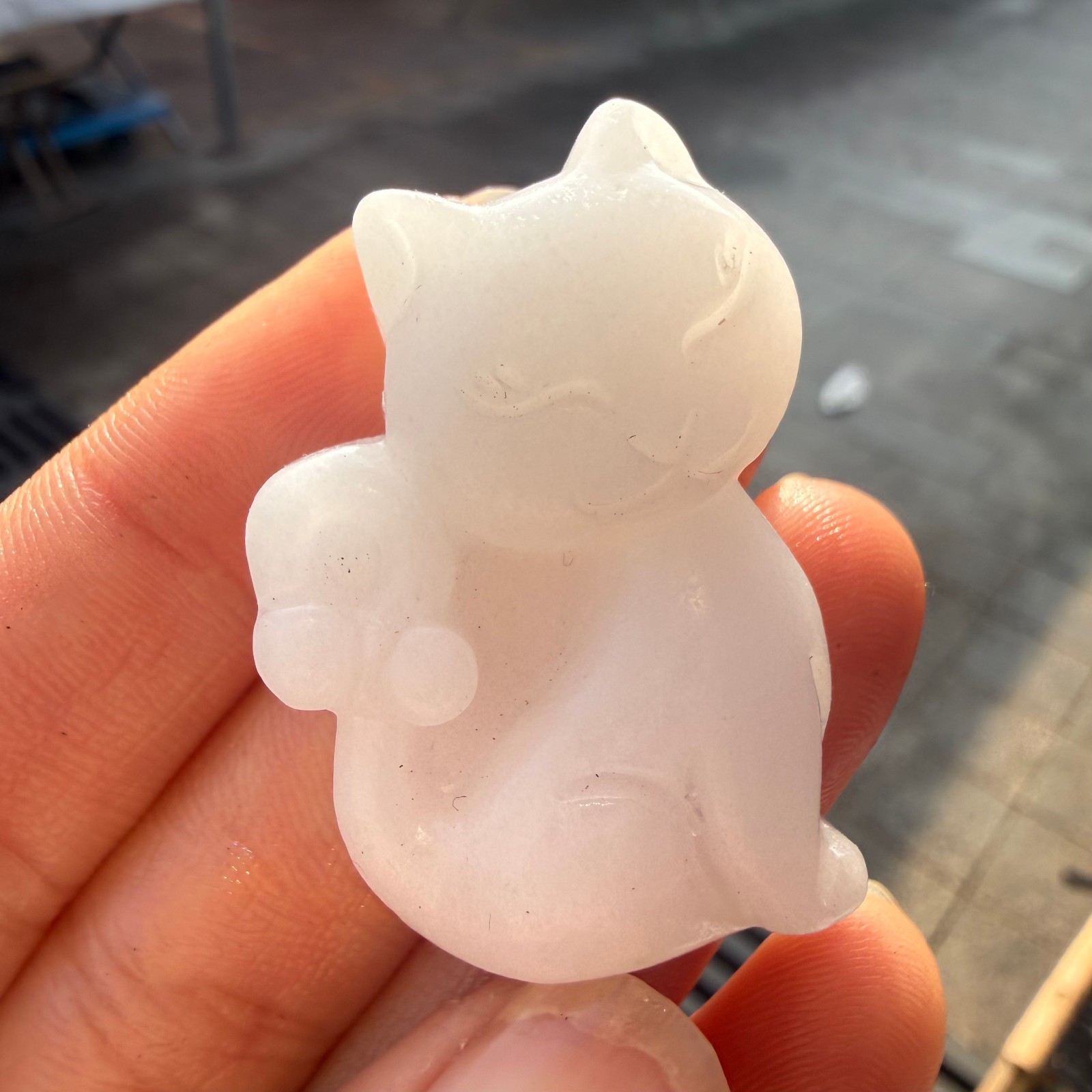 1.6″natural White marble hand carved cat Quartz Crystal Carved Reiki Healing 1pc
