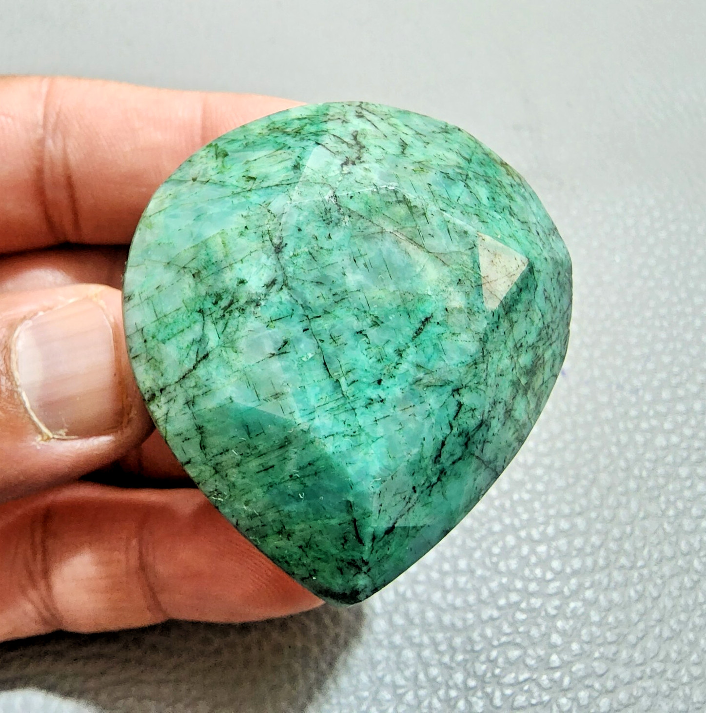 425 Crt Attractive Green Brazilian Emerald Top Size Gemstone Jewelry For Making