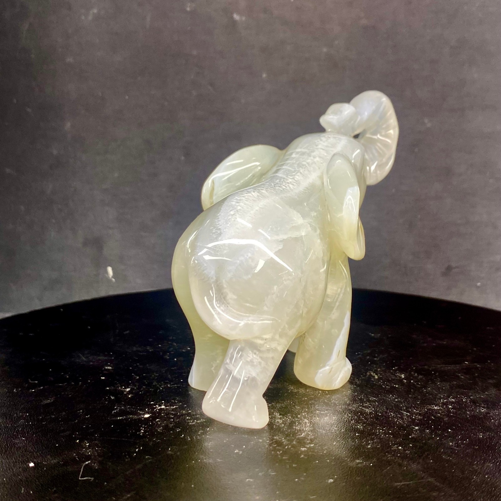 300G Natural agate carved crystal elephant realistic crystal therapy
