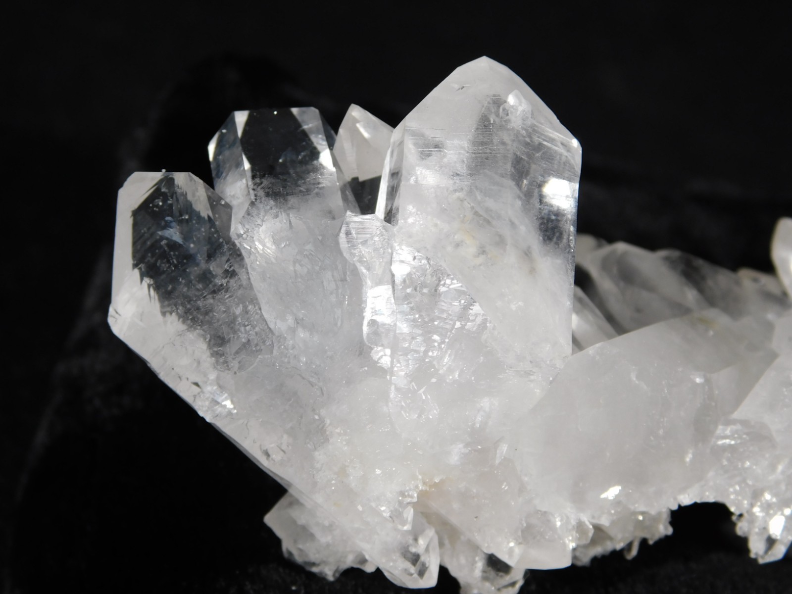 VERY TRANSLUCENT Quartz Crystal FLOATER Cluster Collier Creek Arkansas 108gr