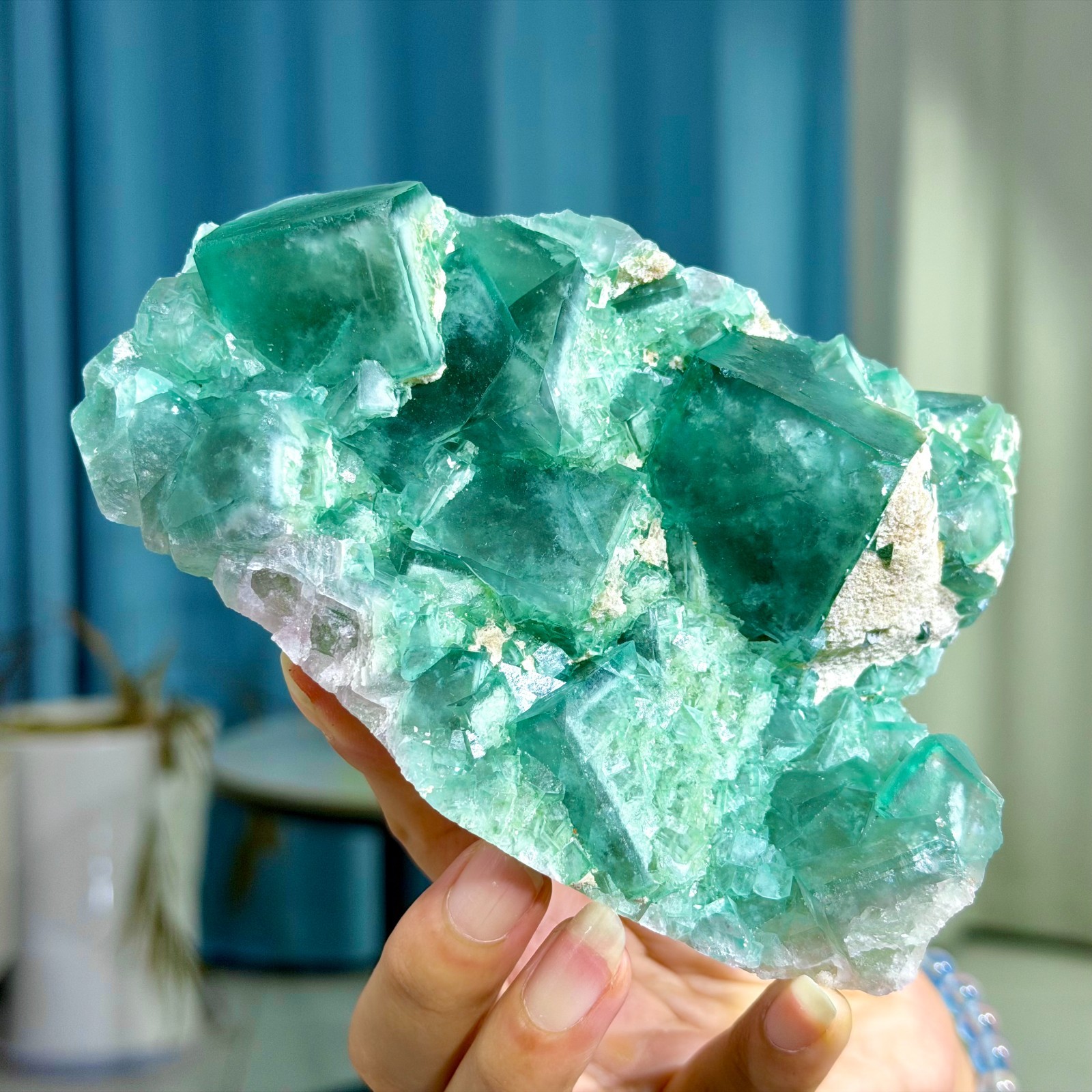 1.47LB Rare transparent green cubic fluorite mineral crystal sample/China
