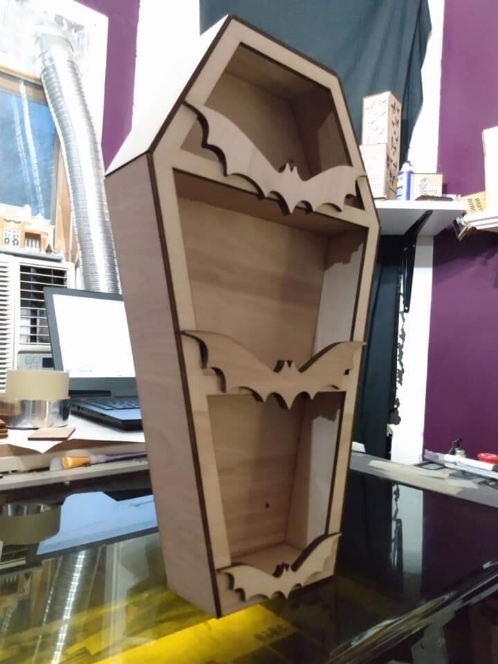 20″ coffin bat display shelf