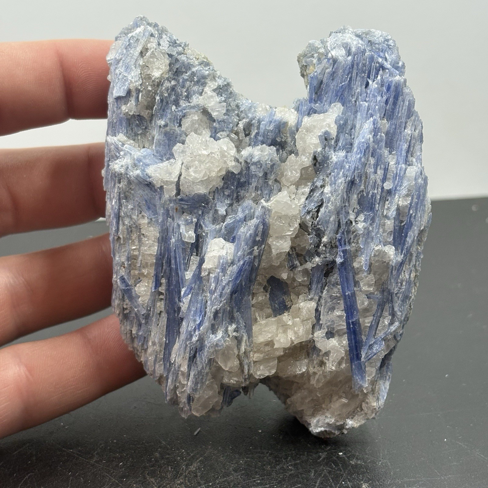 Natural beautiful Blue KYANITE with Quartz Crystal Specimen 413g