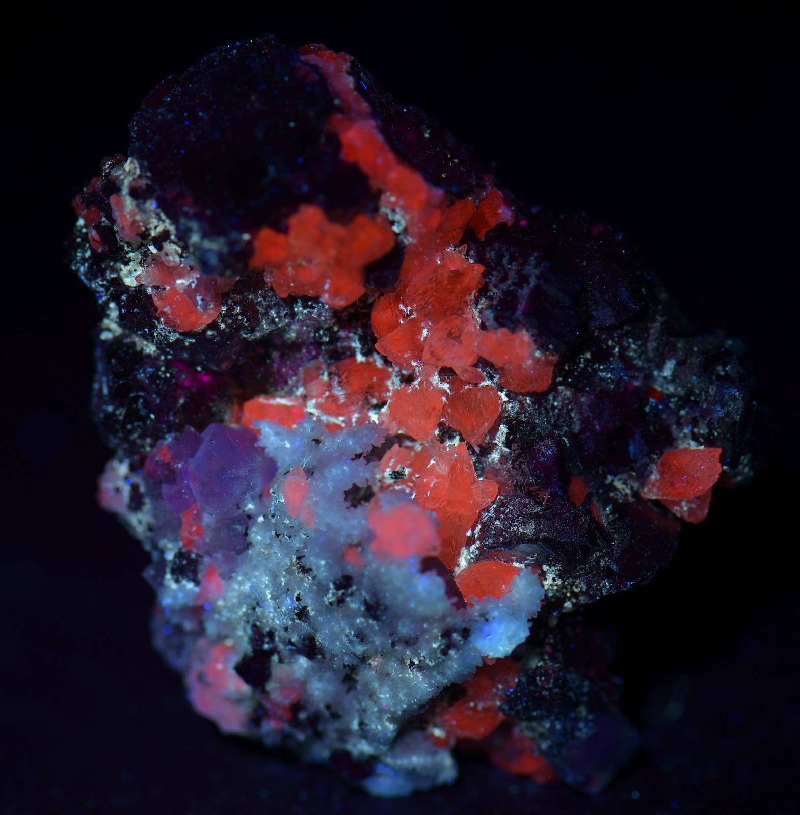 Excellent Fluorite and Calcite crystals on Galena, fluorescent. Peru? 48 grams.