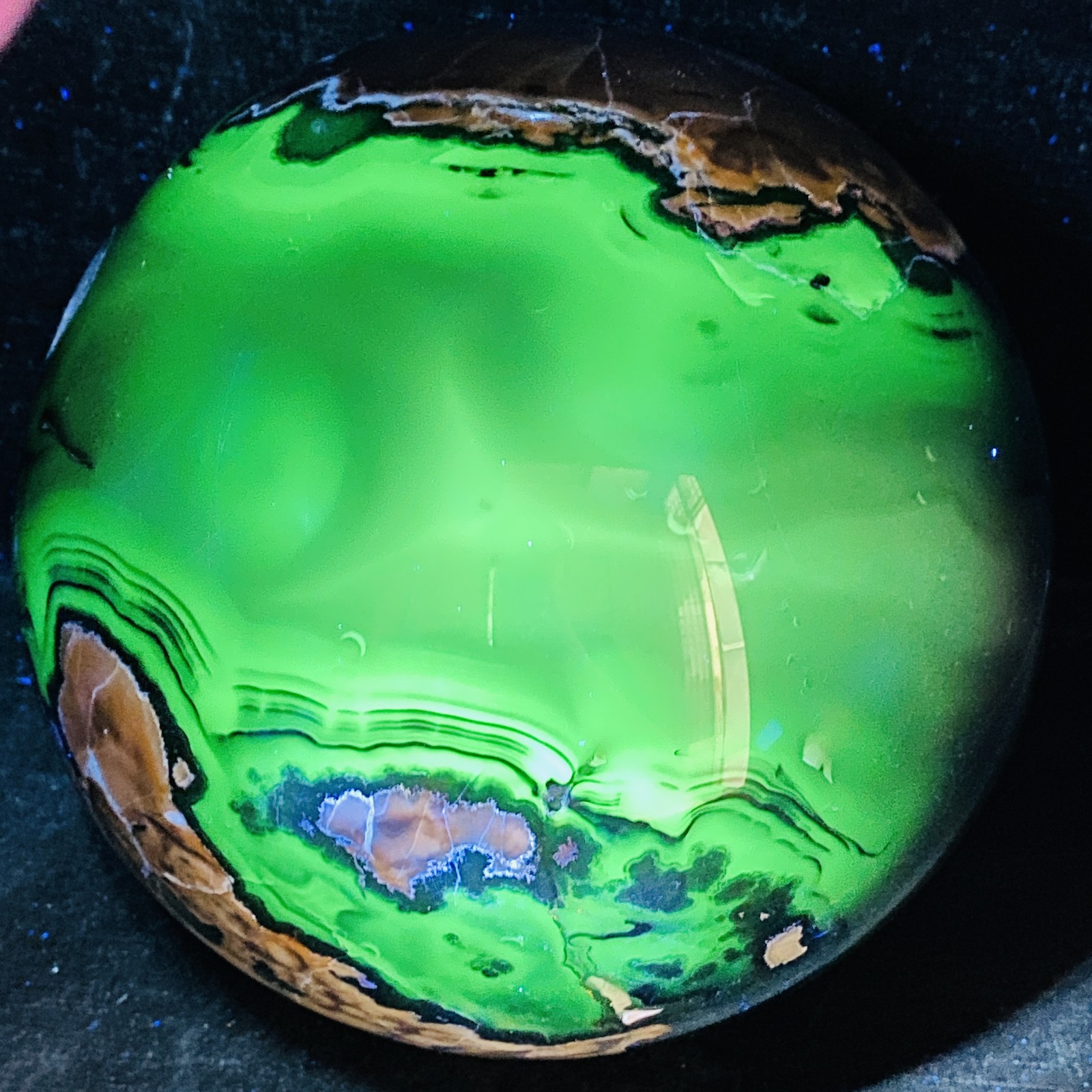 Natural Rare Volcanic Agate Crystal Sphere Healing 5460G (UV Reactive crystal)