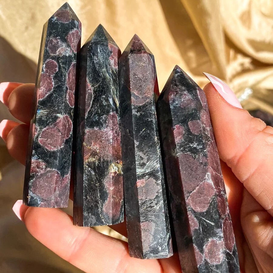 Natural Garnet in Arfvedsonite Stone Tower Point Healing Crystal Wand Desk Decor