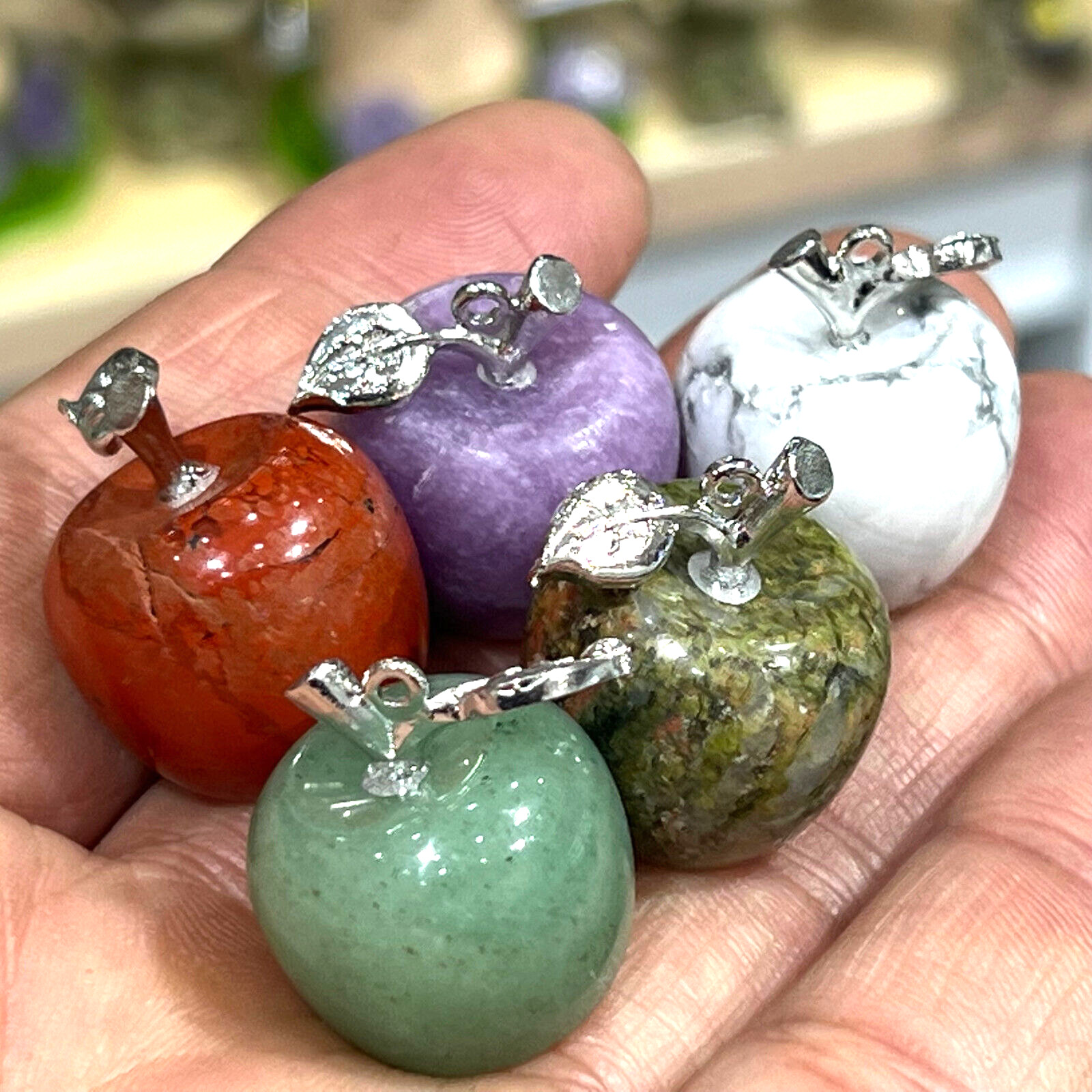 5pcsNatural mix Material Mini Quartz Carved Apple Skull Crystal Reiki Healing