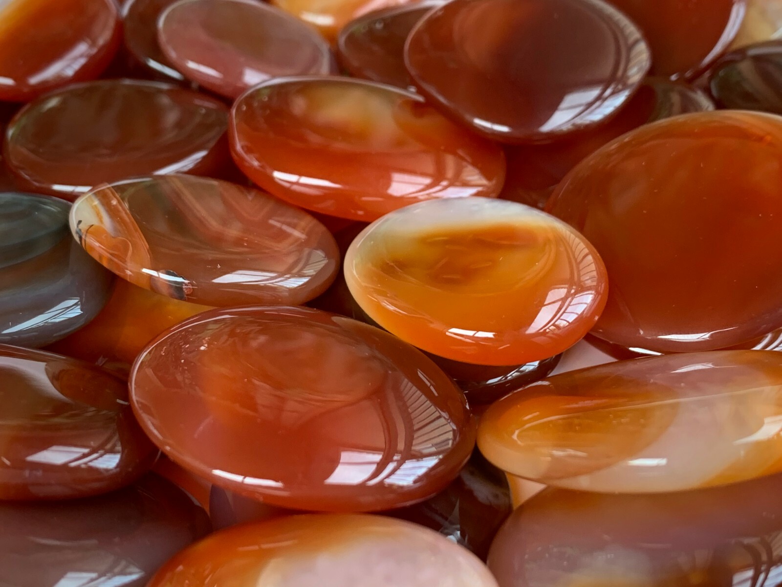 Carnelian Smooth Stone, 1.5″-2″ Polished Carnelian Palm Stone,Wholesale Bulk Lot