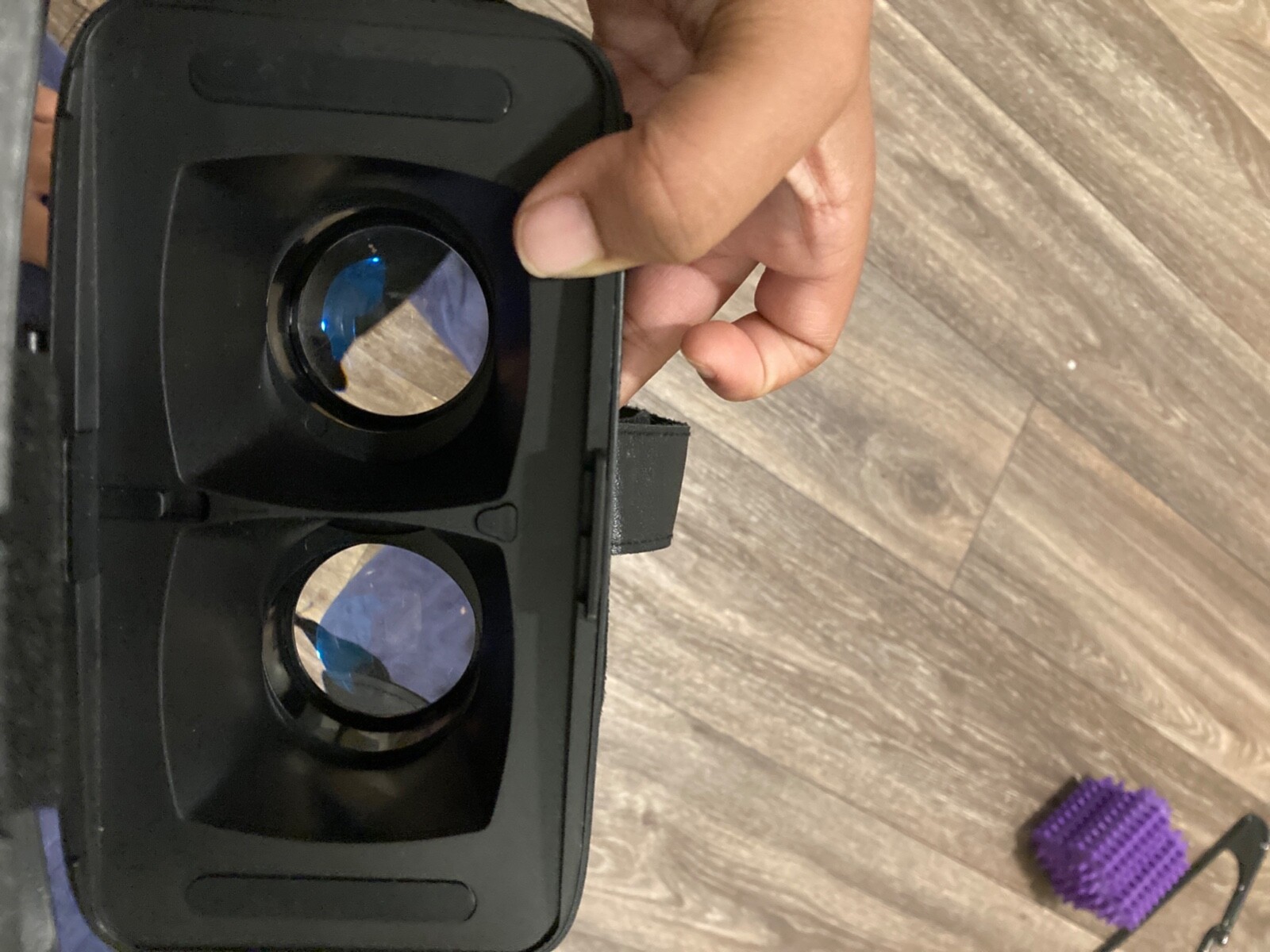 VR phone headset. One size fits all. I got it for 10,000.