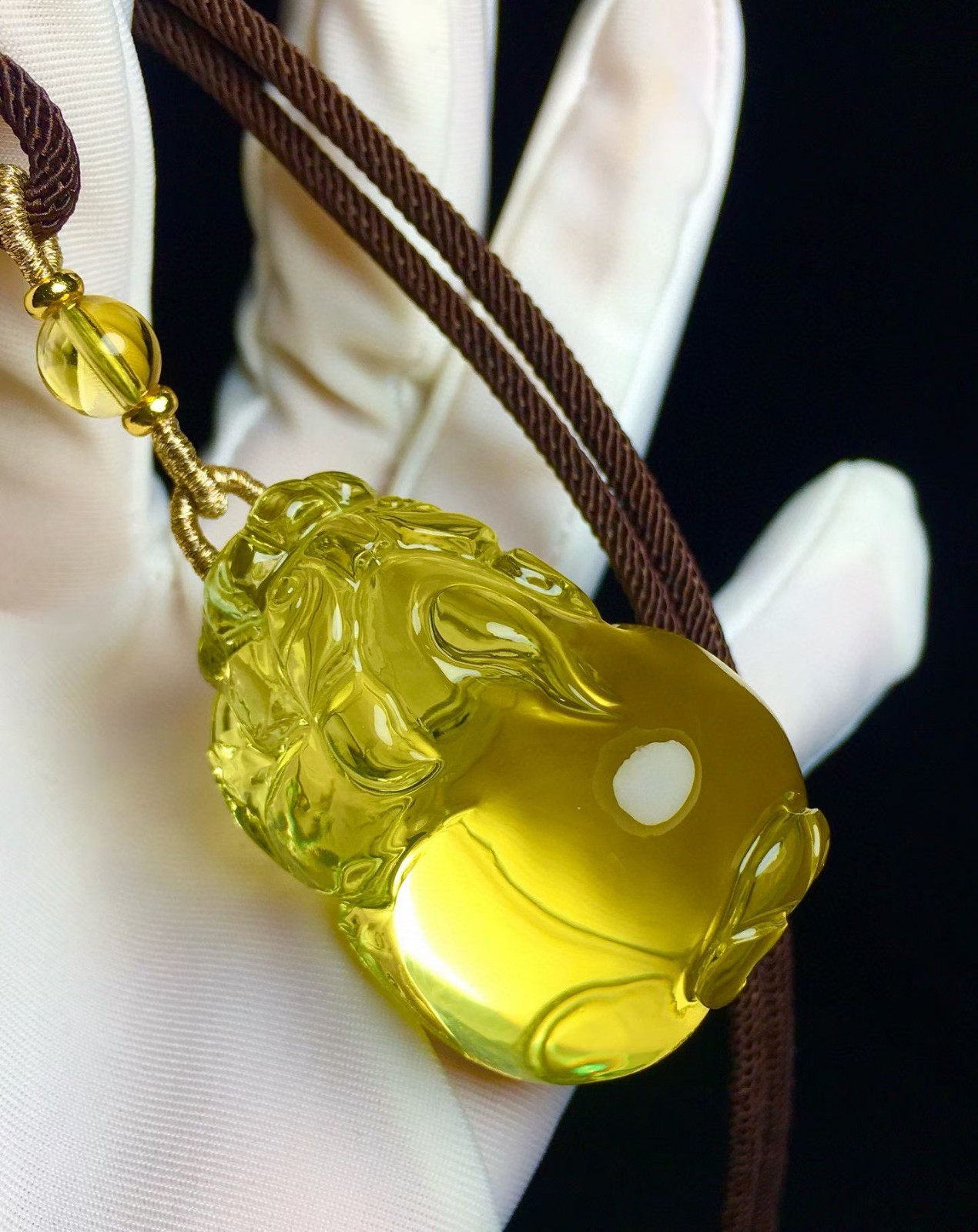 41.5*29.3*26mm A++ Natural Yellow Quartz Crystal Energy Pendant