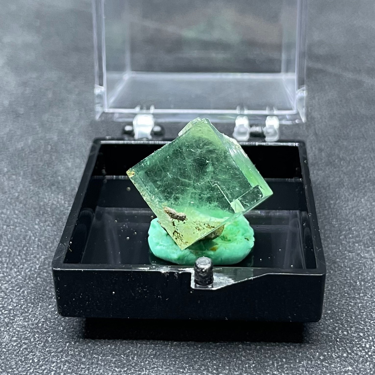 Natural Stone Fluorite Mineral Specimen Polished Crystal Quartz Rock Healing