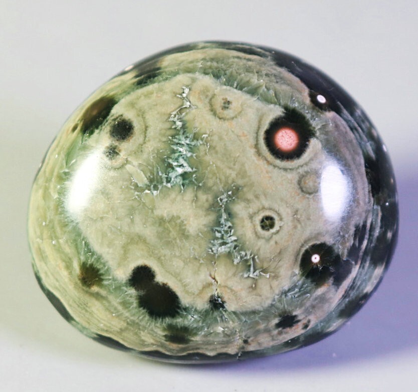 Top ! Natural Round Eye Ocean Jasper Agate Quartz Crystal Plam Stone Specimen