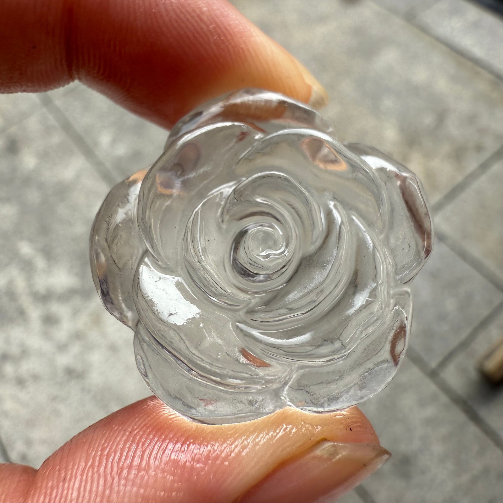 1.1″ Natural White crystal Carved Rose Flowers Crystal reiki Healing1pc