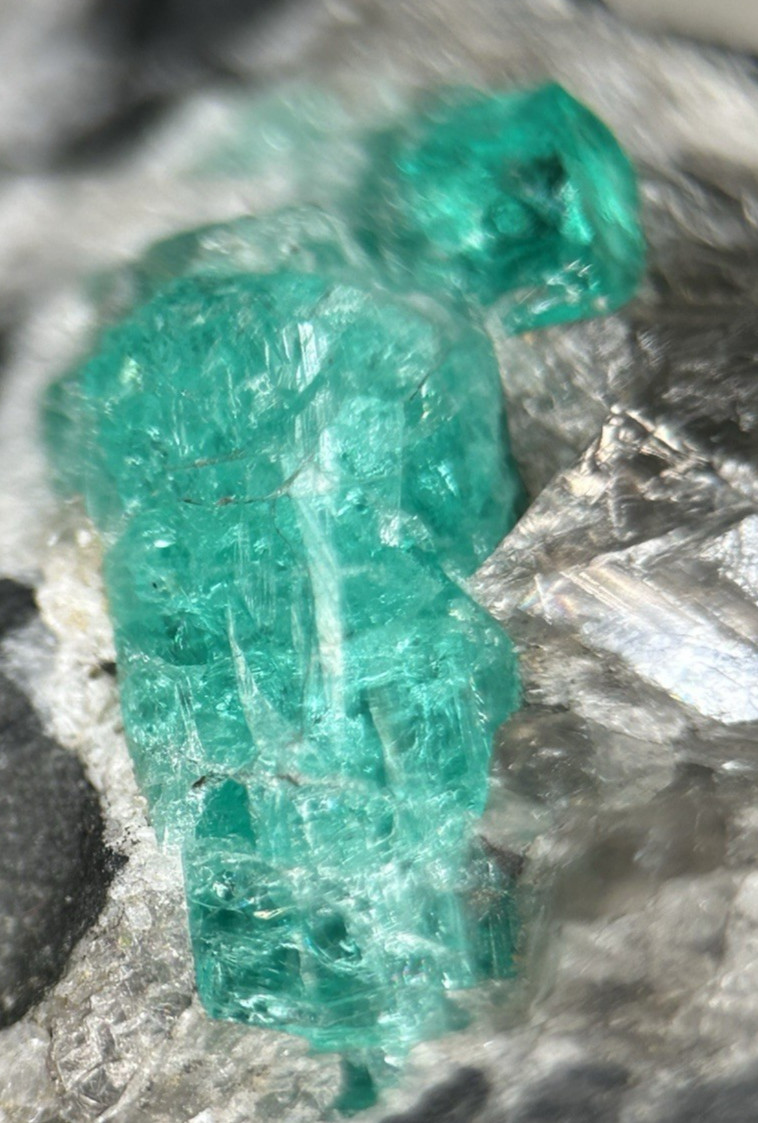 Clear Deep Green Emerald on Matrix Rock from Chivor Mines Colombia. 64 g.