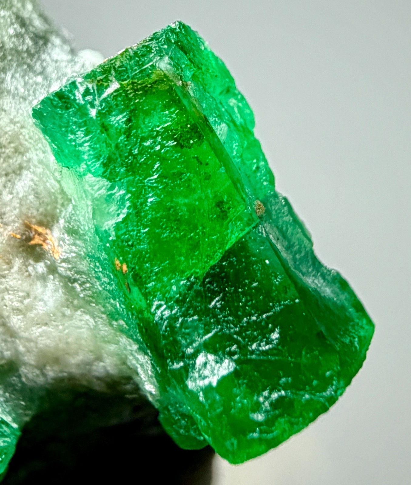 Top Quality Green Emerald Full Terminated Crystals On Matrix. 94 Carats