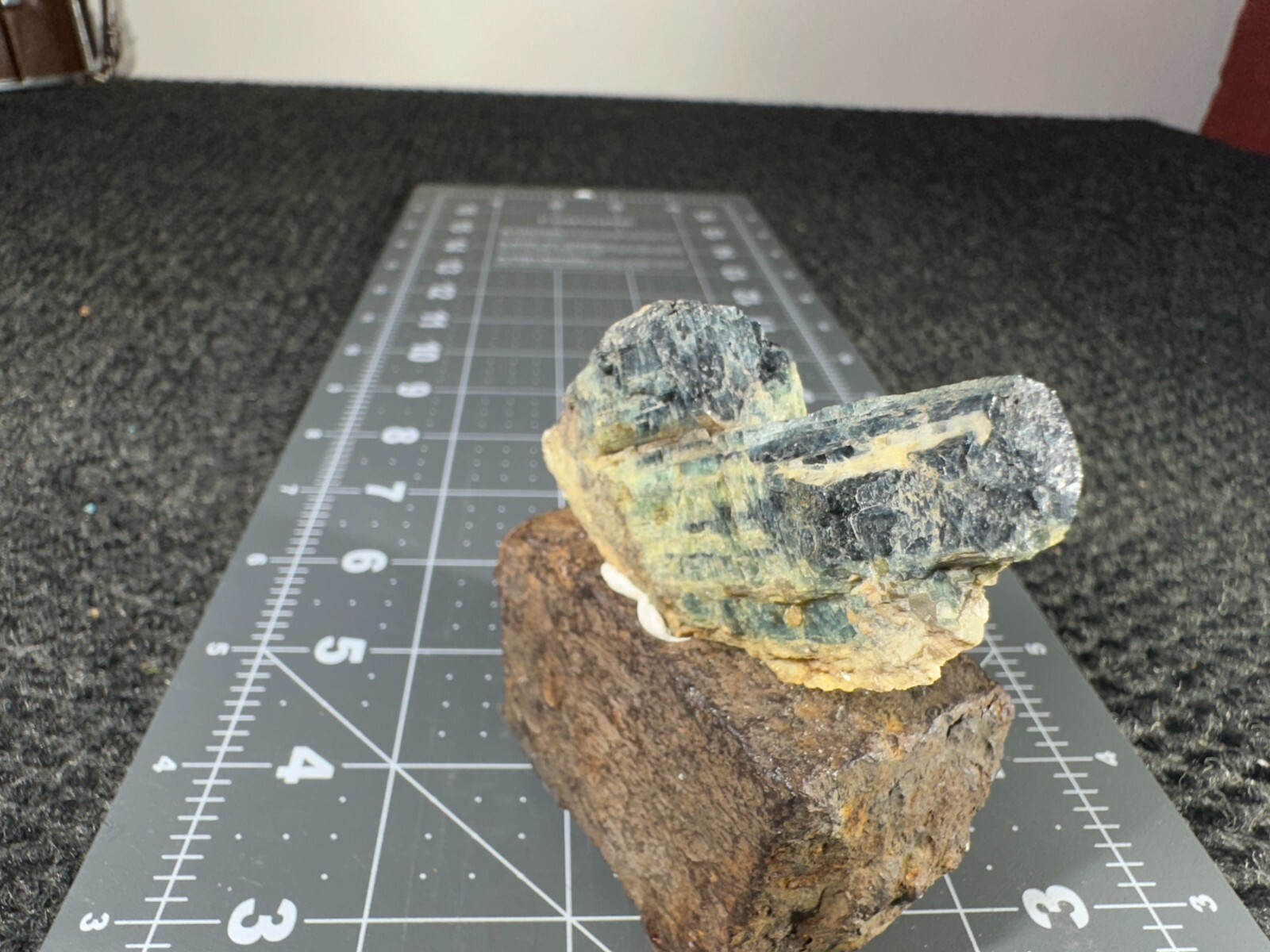 ➤ Natural TOURMALINE CRYSTAL – North Carolina VIDEO➤083