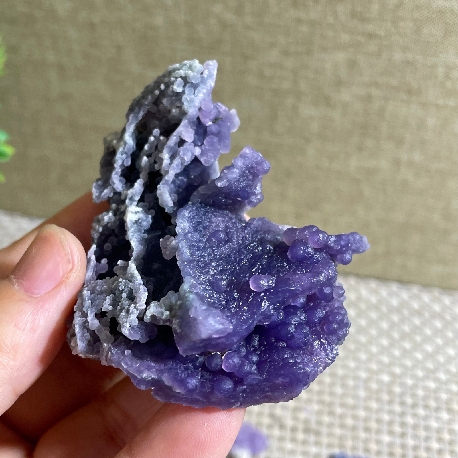 56g Purple stone, grape agate, quartz crystal, granular mineral