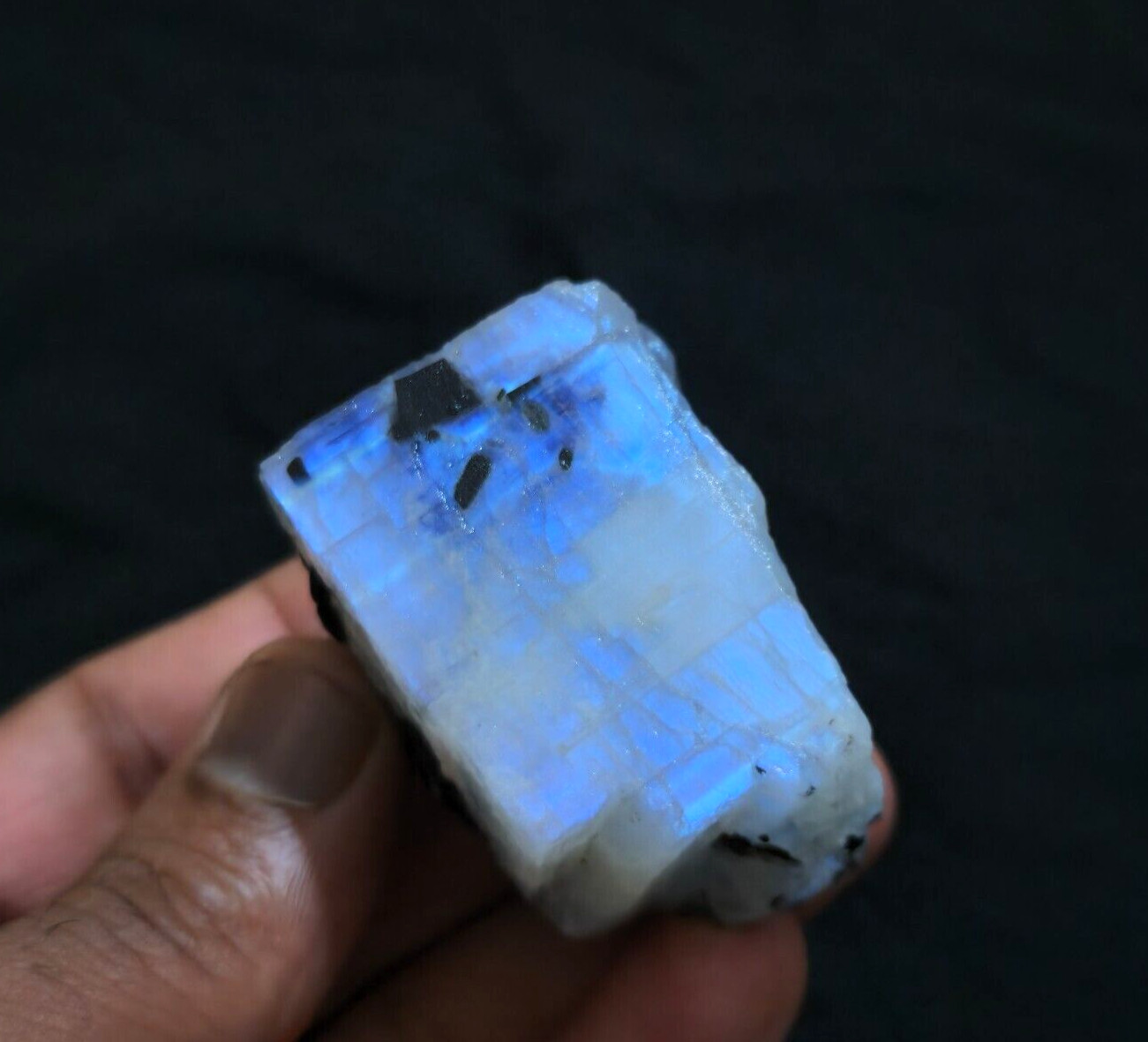 Attractive Rainbow Moonstone Raw 502 Crt Moonstone Rough Gemstone For Jewelry