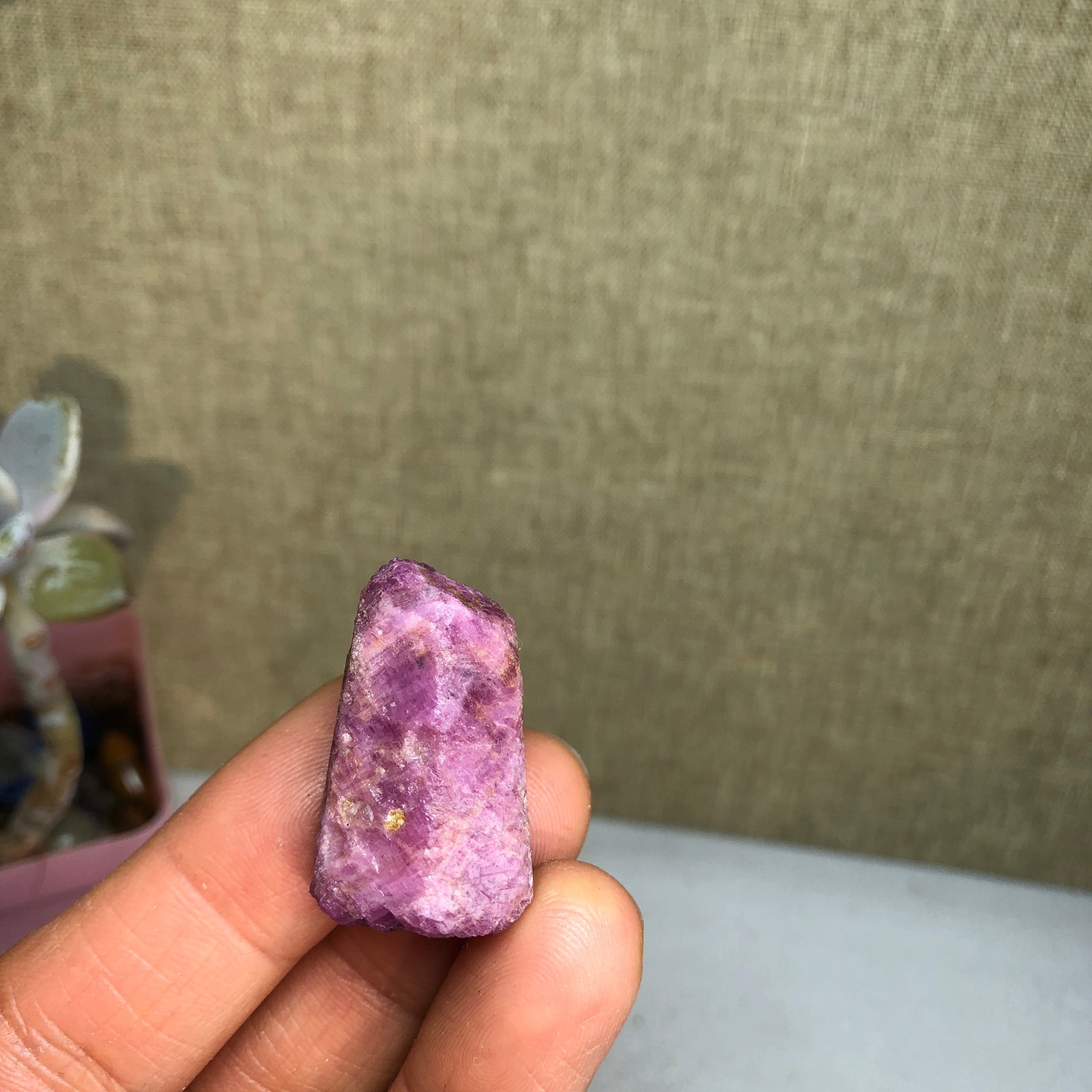 27mm Rare Natural Red corundum gemstone Unheated original specimens 19g A2584