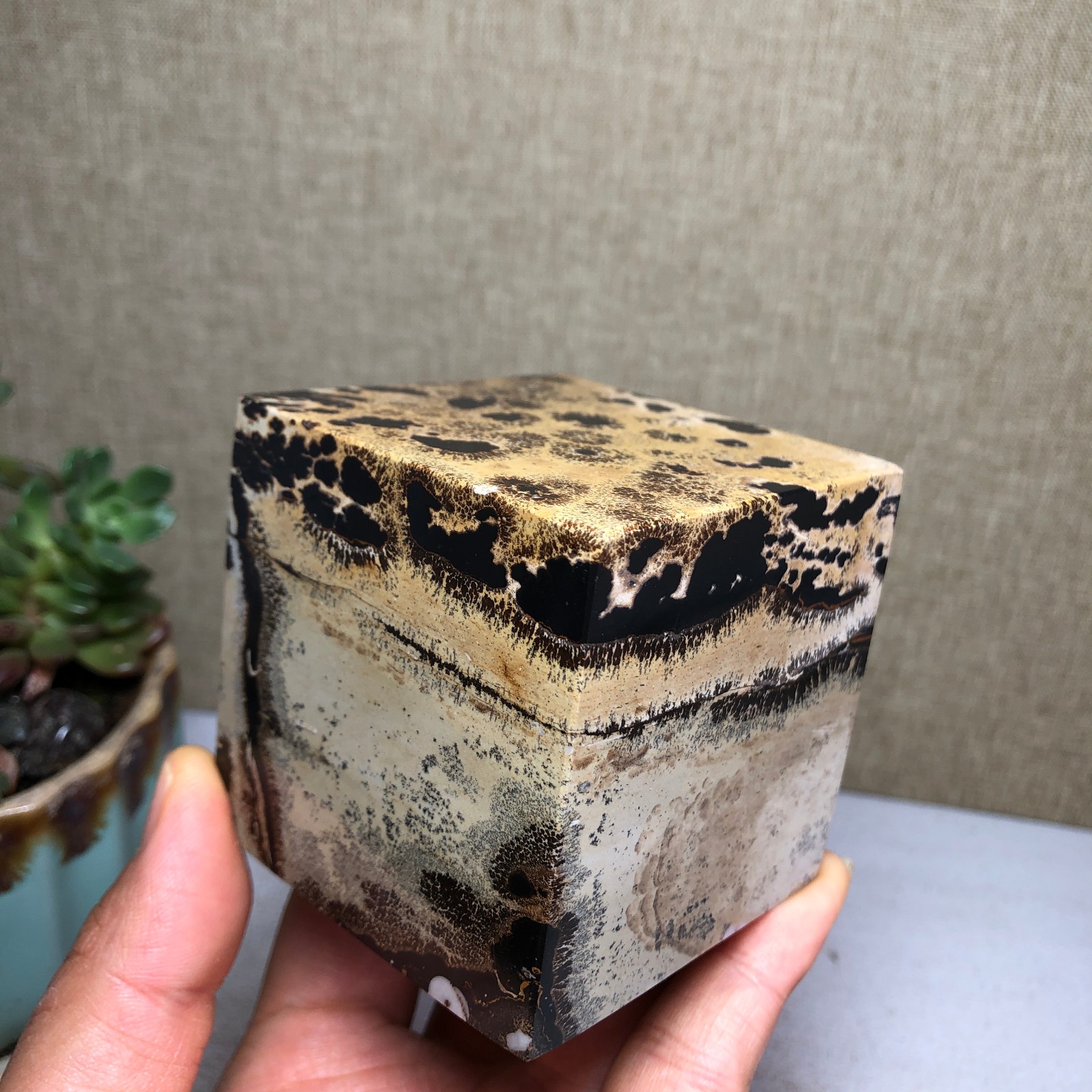 60mm Natural Chinese Painting Stone Quartz Crystal cube flat bottom 512g A4505