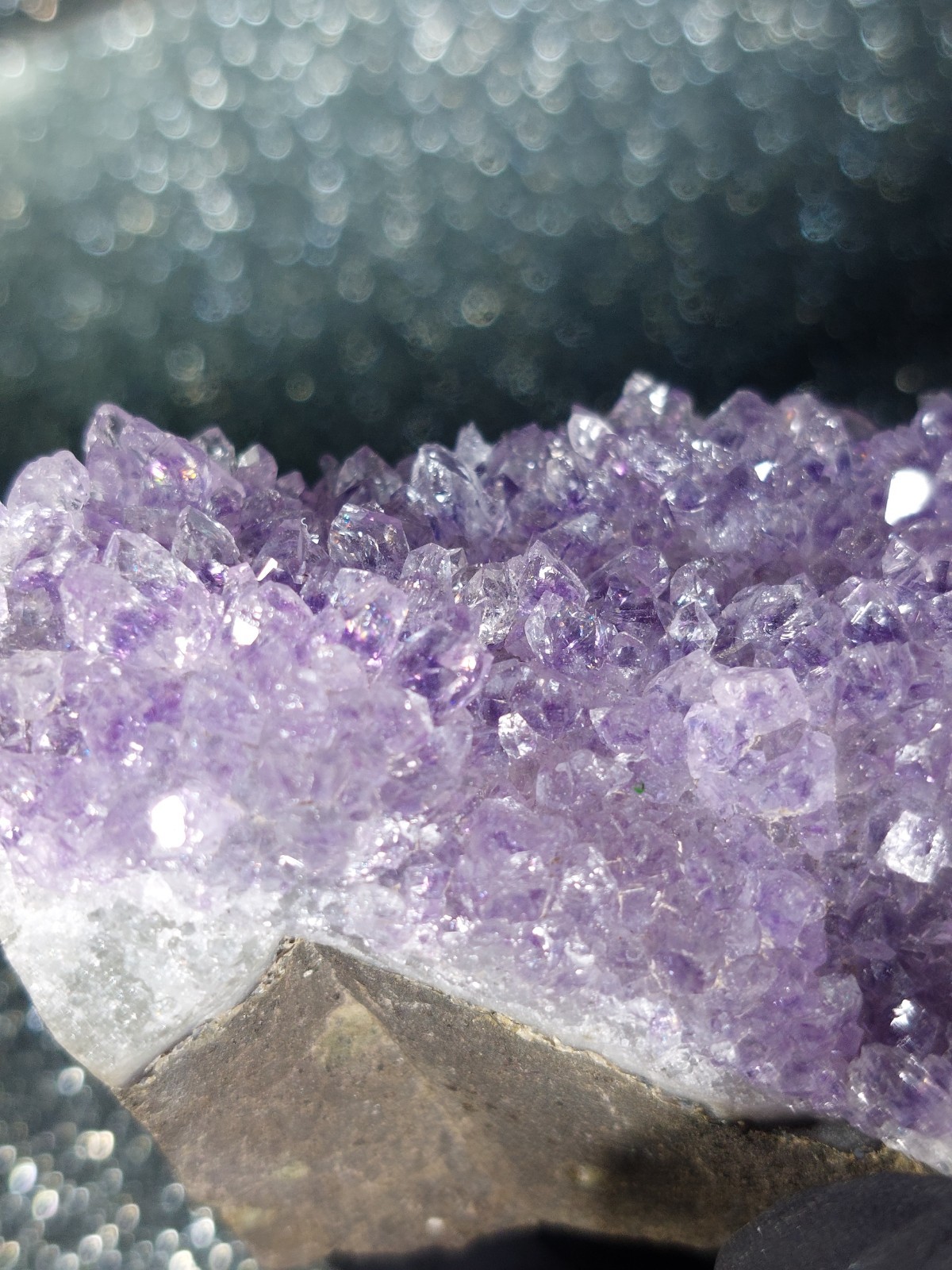 Amethyst Crystal Chala Mine Crystal 157.2g 7.3cm – White Base Sparkly Bulgaria