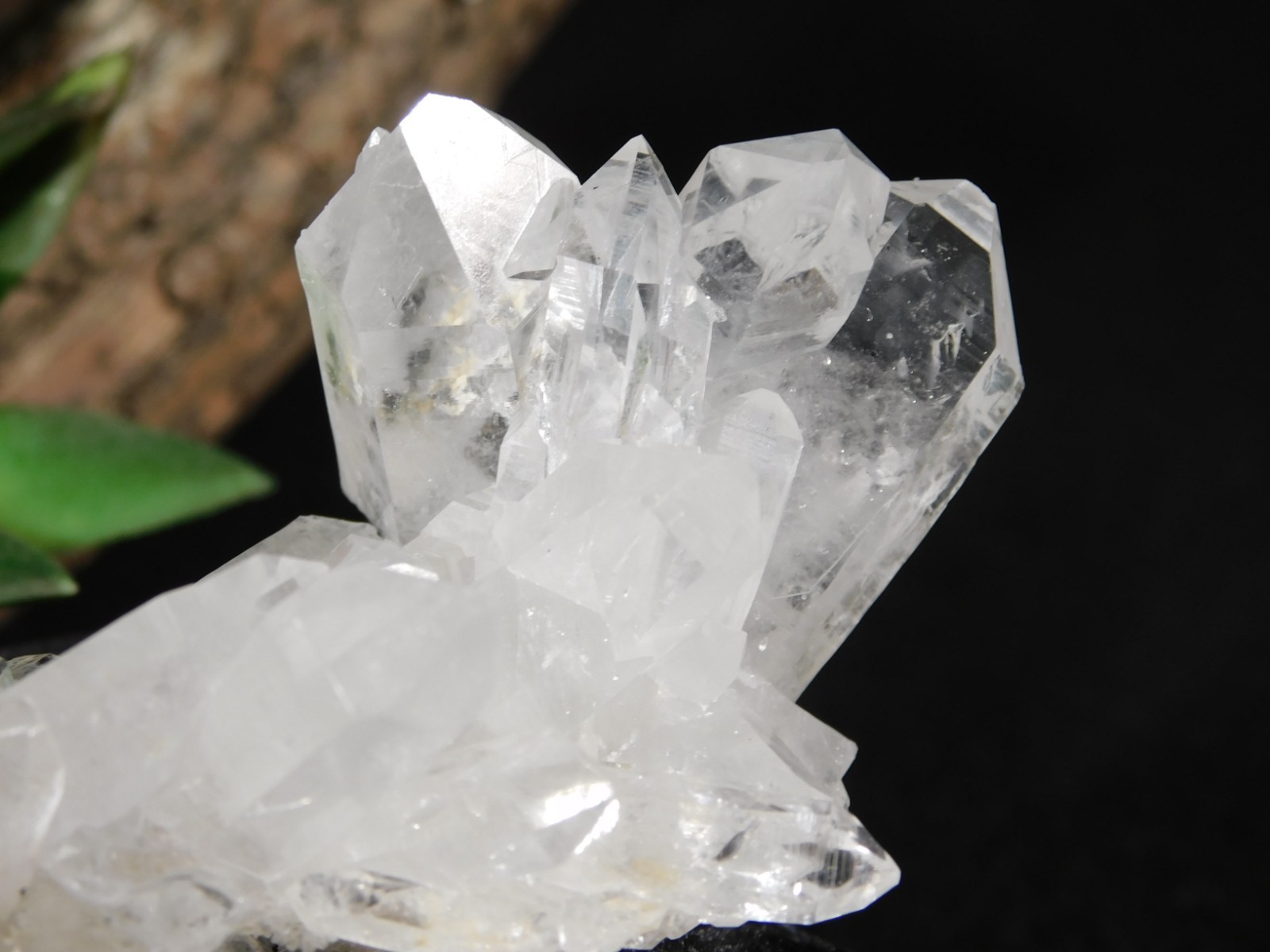 VERY TRANSLUCENT Quartz Crystal FLOATER Cluster Collier Creek Arkansas 108gr