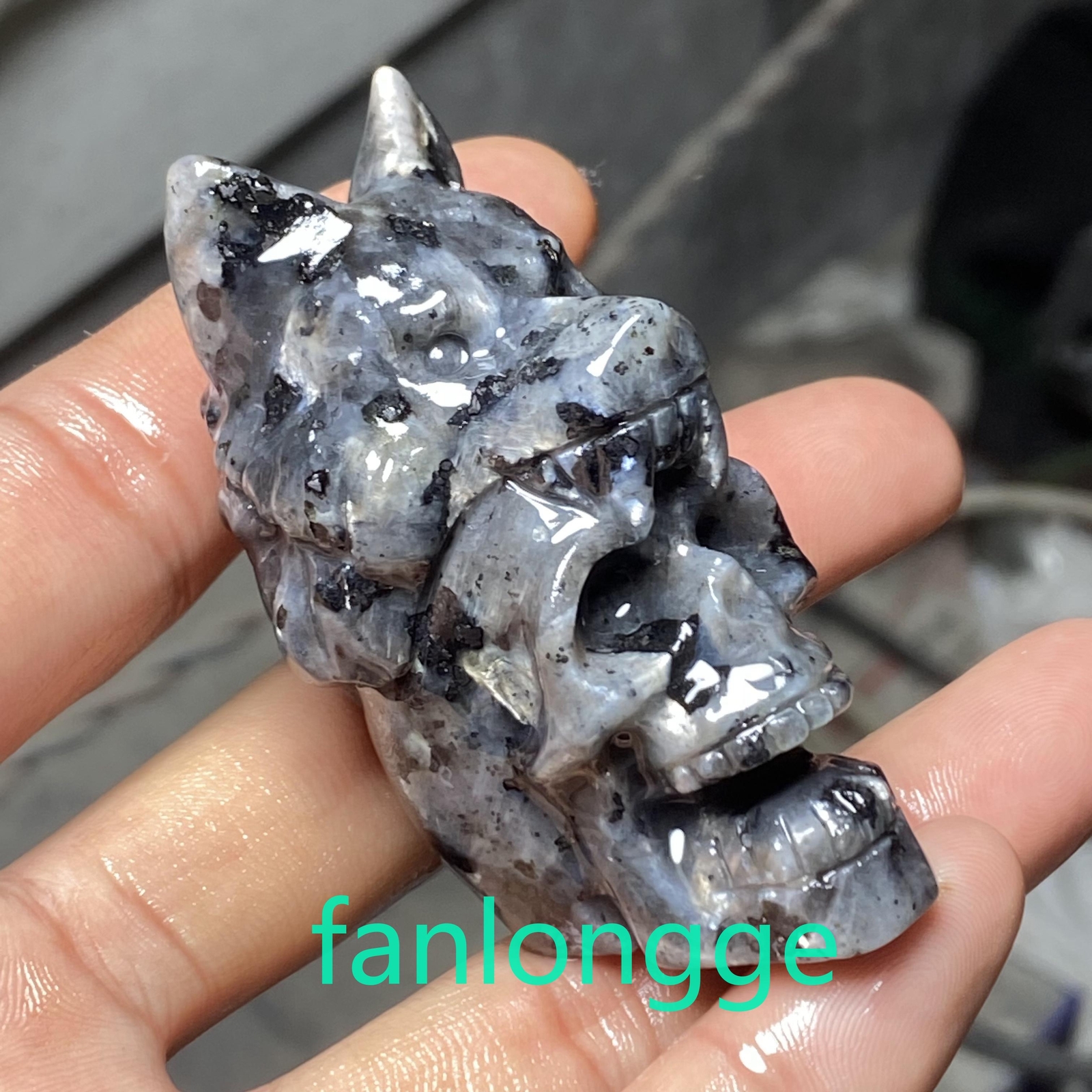 2.3 “Natural specctrolite Quartz Hand Carved wolf head Skull Crystal Gift 1pcs