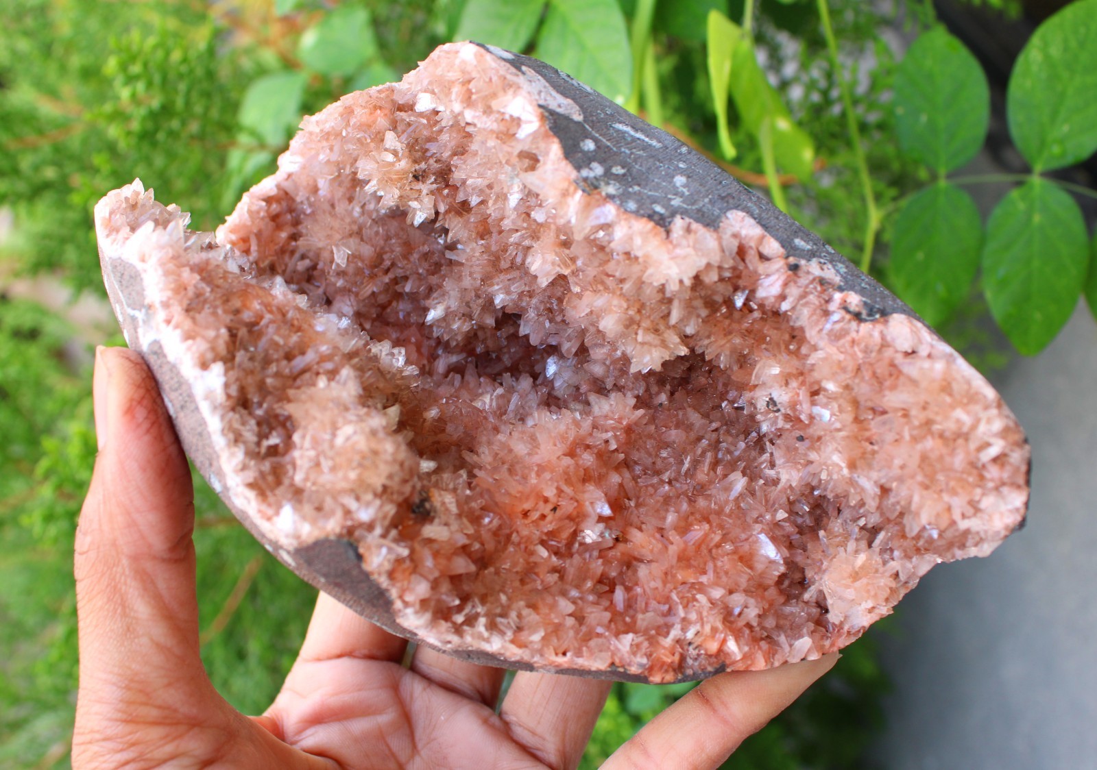 Heulandite Format In Geode Minerals Specimen #N3
