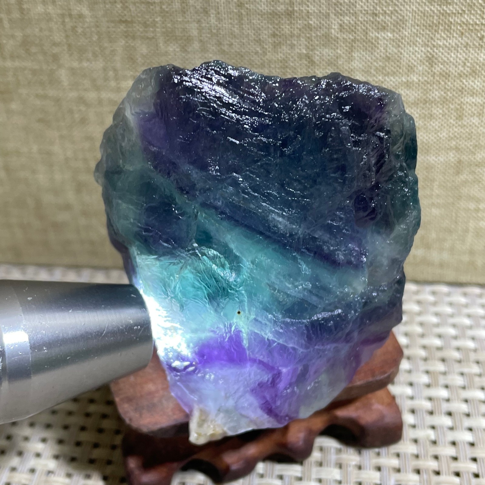 283g beautiful Rainbow Fluorite Rough stone specimens cure
