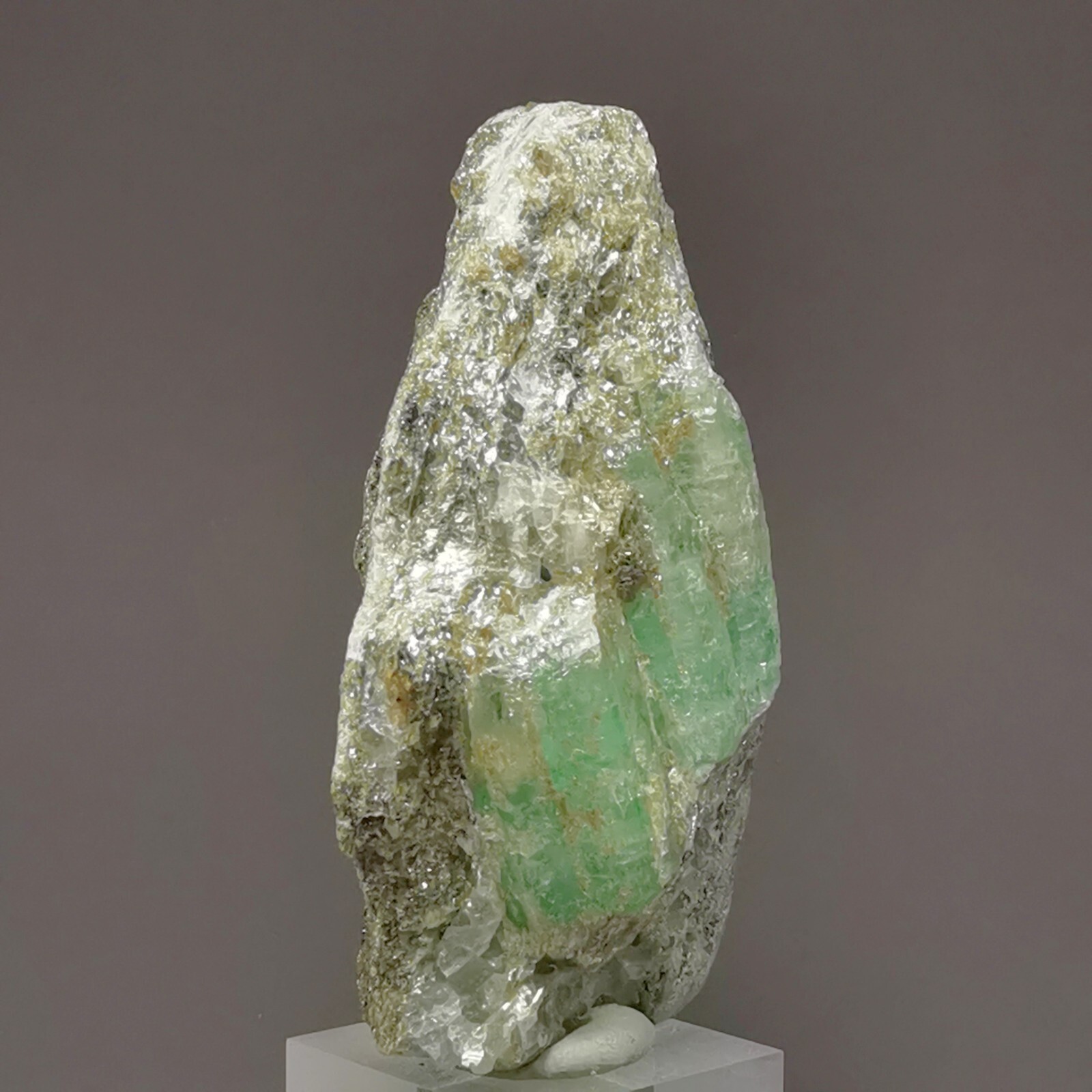 685ct / 137g Emerald w. Matrix / Malyshevo, Russia / Rough Crystal Gem Specimen