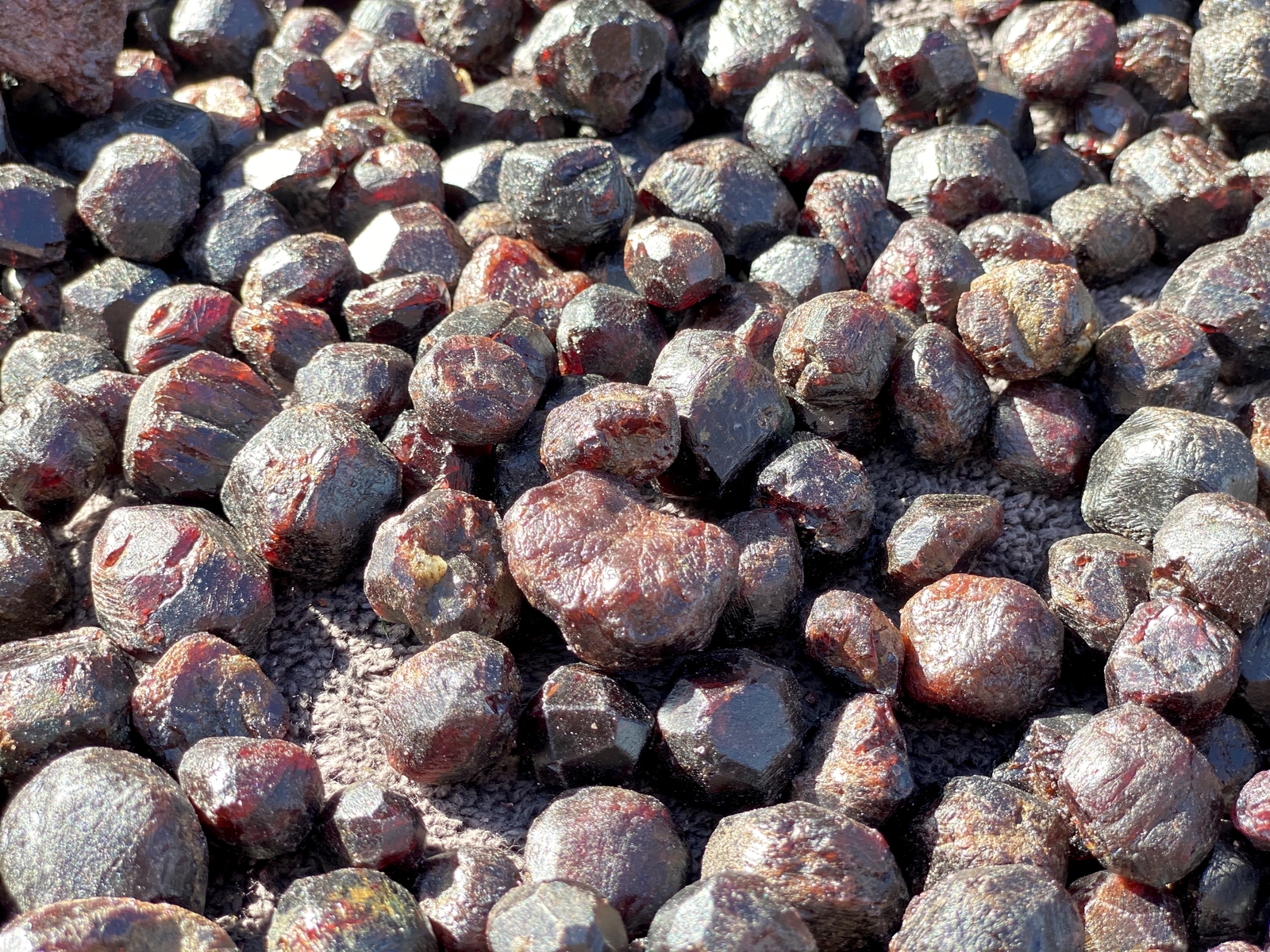 Raw Garnet Stone, Natural Garnet from India