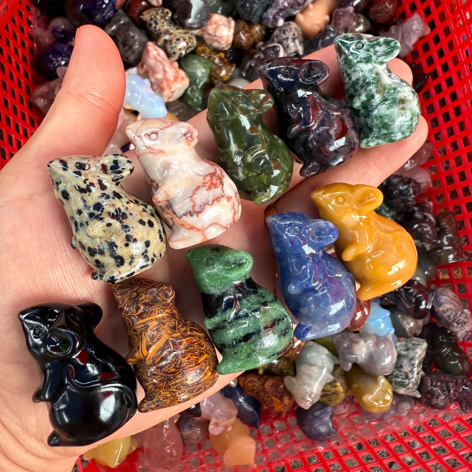 5pc natural Mixing Mouse Hand Carved Crystal Healing Reiki Ornaments Gift random