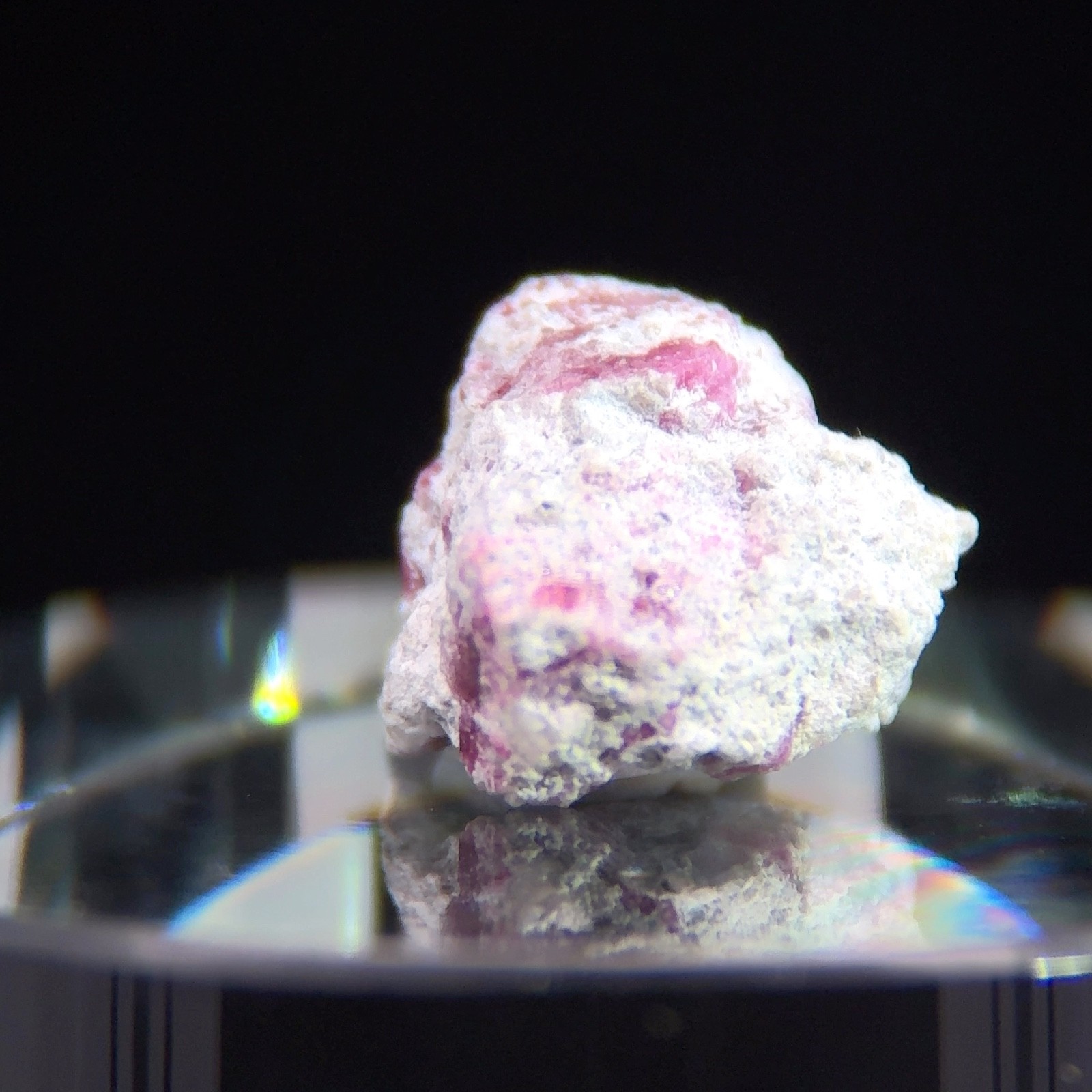 LARGE GEM RED BERYL / BIXBITE FROM Ruby Violet claims, Beaver County, Utah, USA