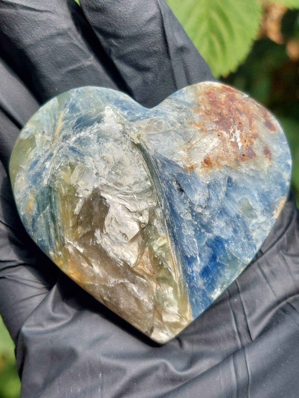 Blue-Green Kyanite Heart 133g 5.7cm w/ Stand – Rare Two-Tone Self-Cleansing
