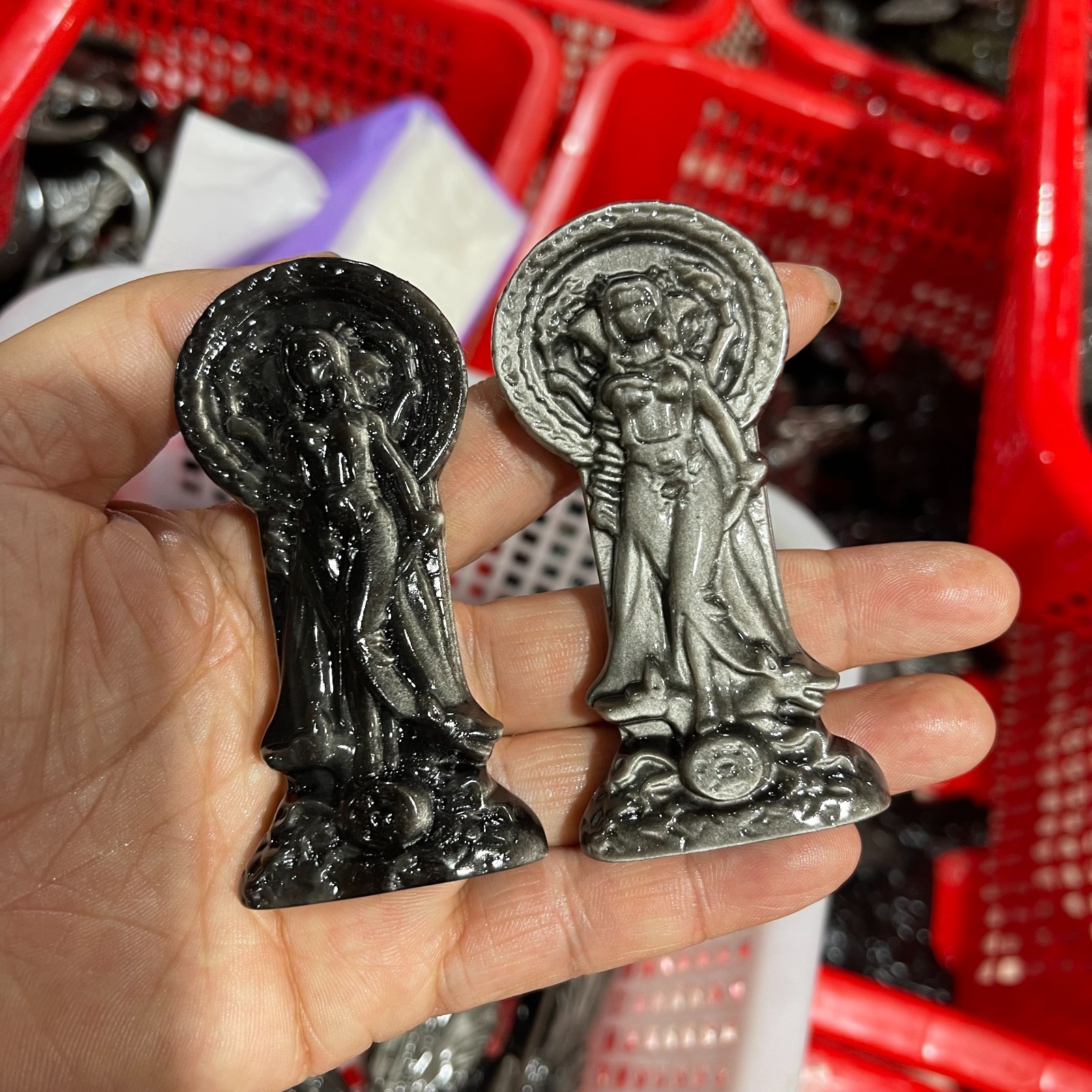 1pcs Nature Silver Sheen Obsidian Hecate Goddess Statue Greek Moon Goddess 8cm