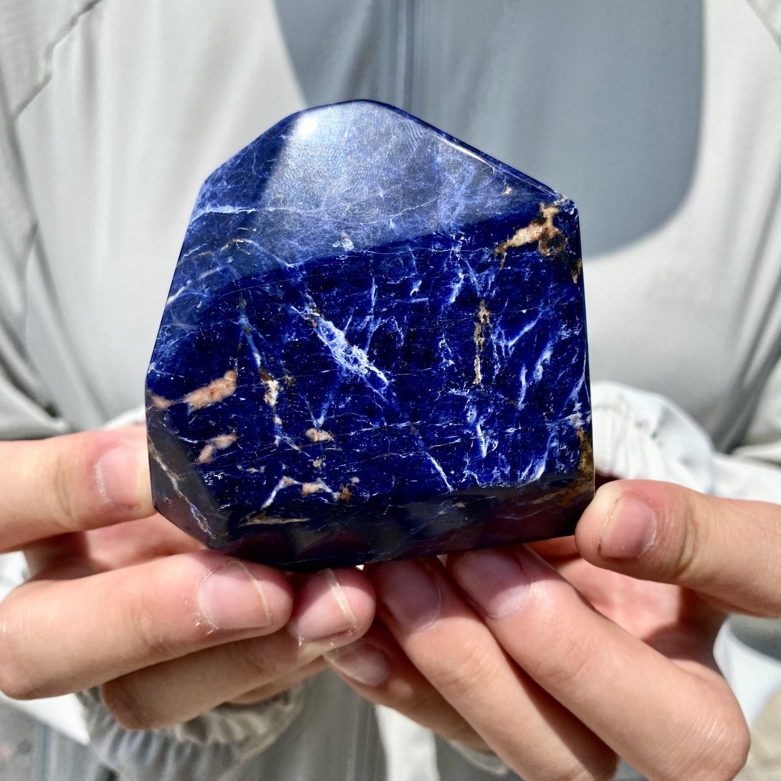 243G patterned natural blue textured crystal, Manual cutting