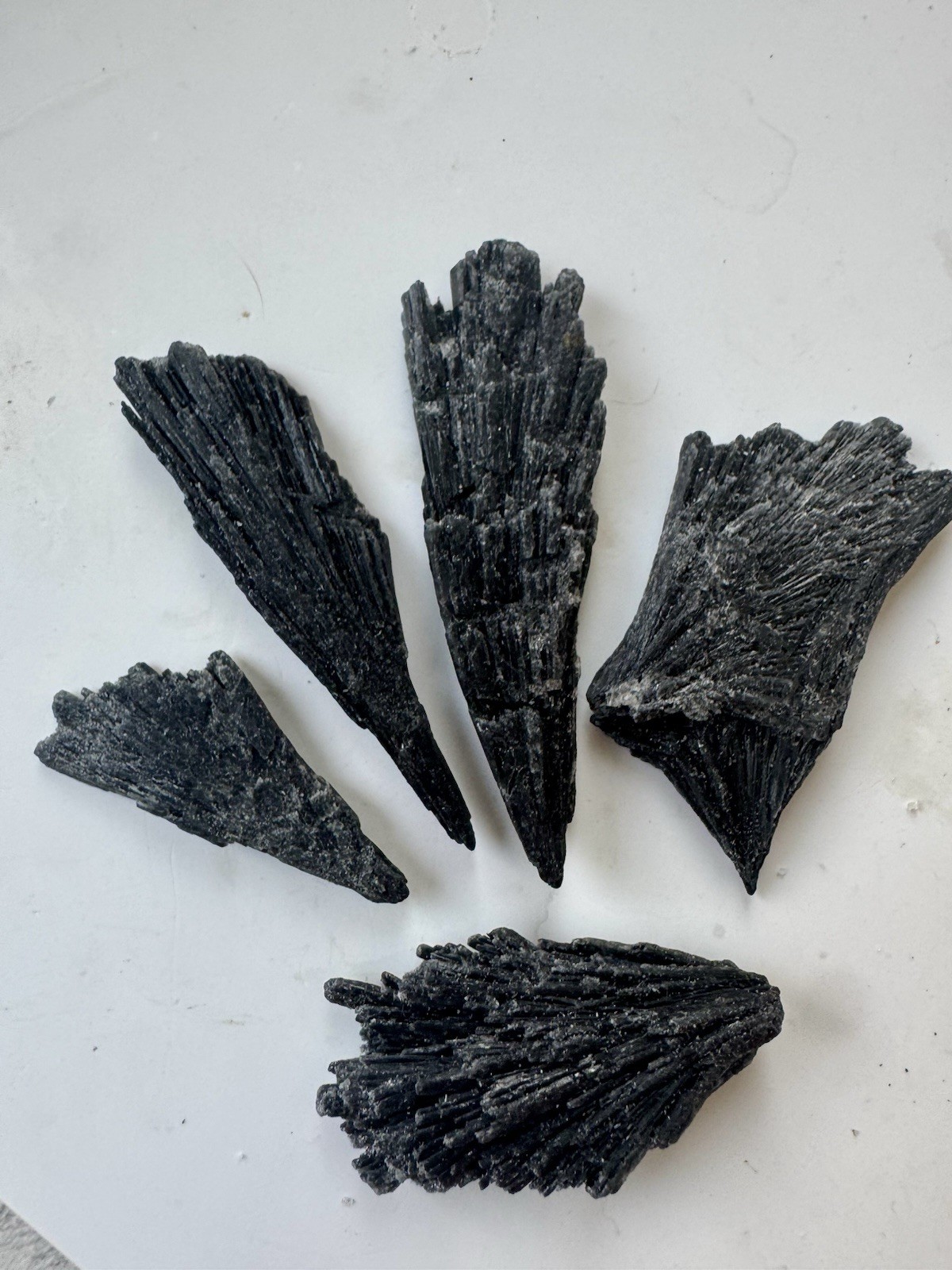 5 Pieces If Black Kyanite 36 Grams