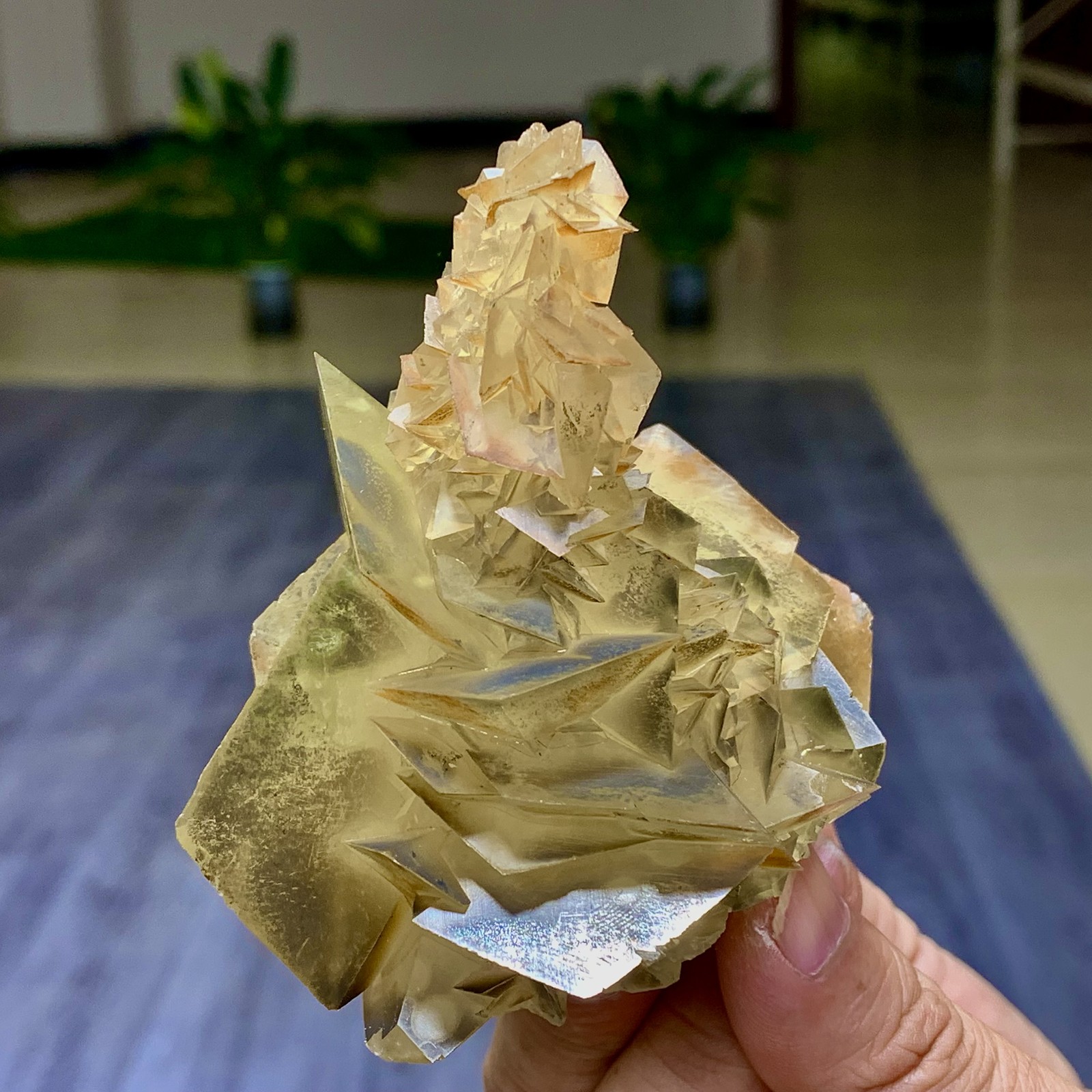 285G Natural transparent yellow black calcite crystal quartz mineral sample