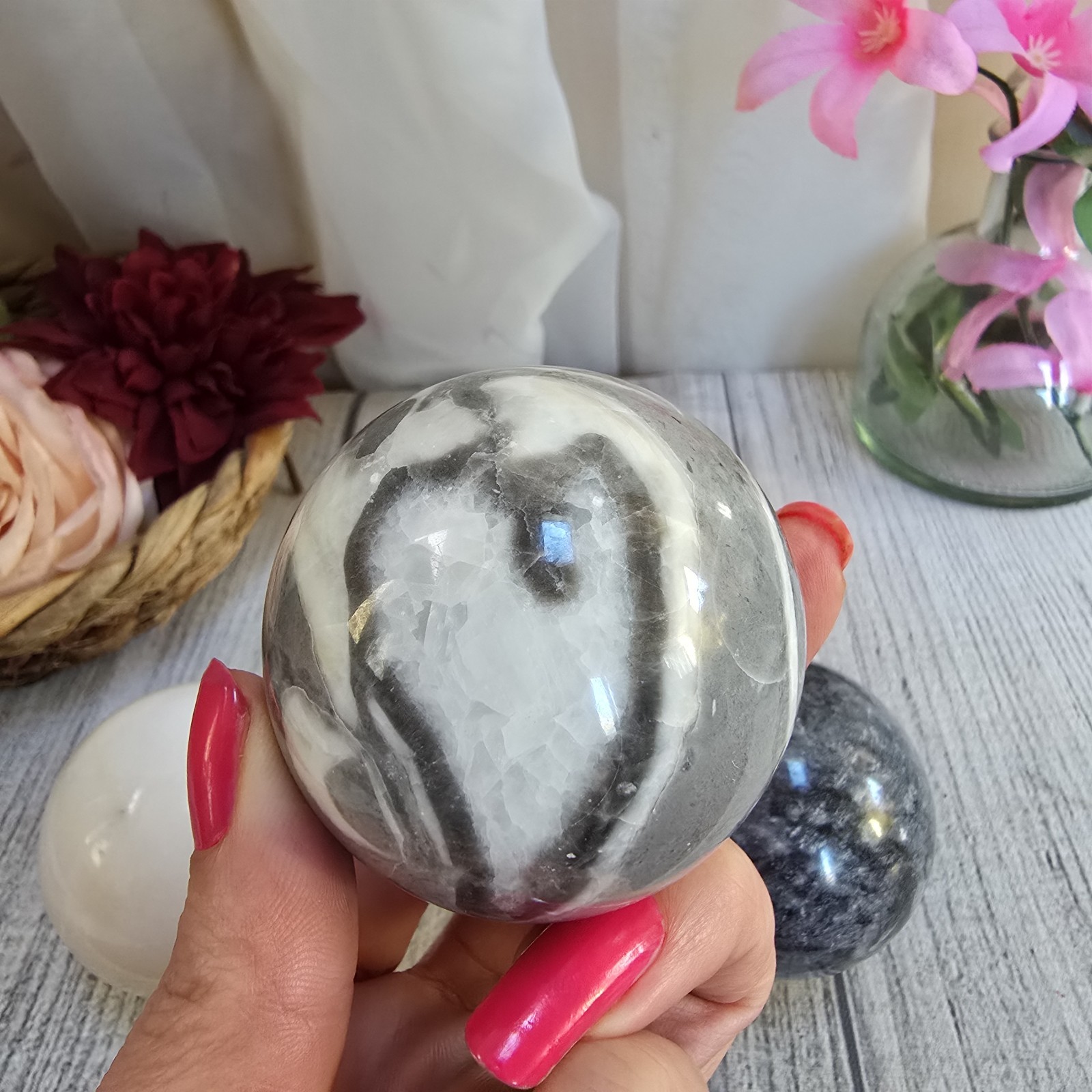51mm Shell stone & White Calcite sphere lot (lr1)