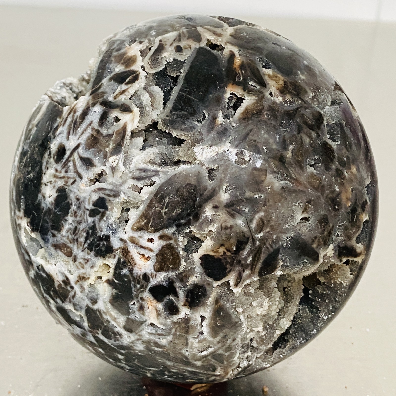 Natural sphalerite crystal cave quartz Sphere healing ball Specimen 2200G